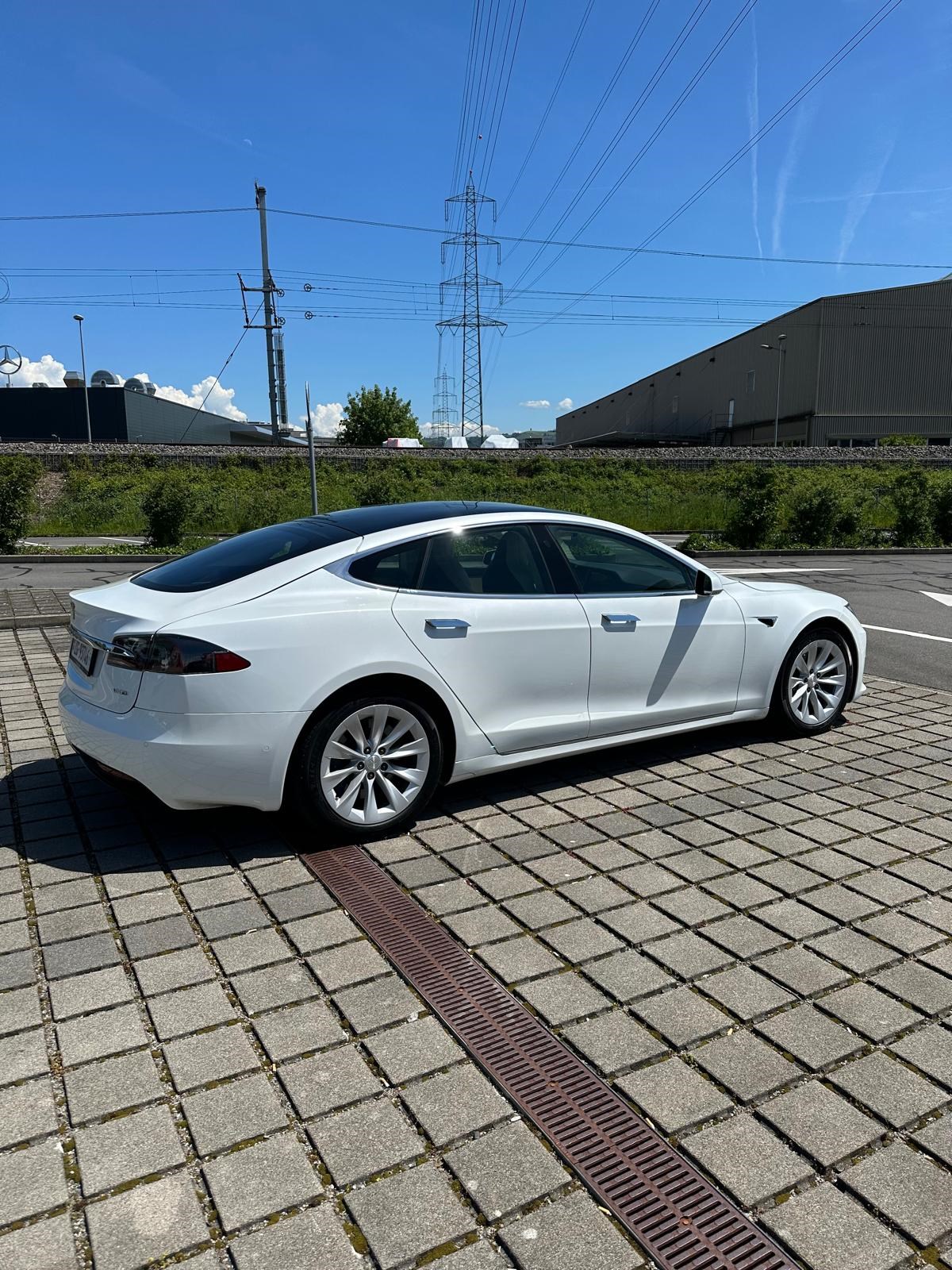 TESLA Model S Maximale-Reichweite