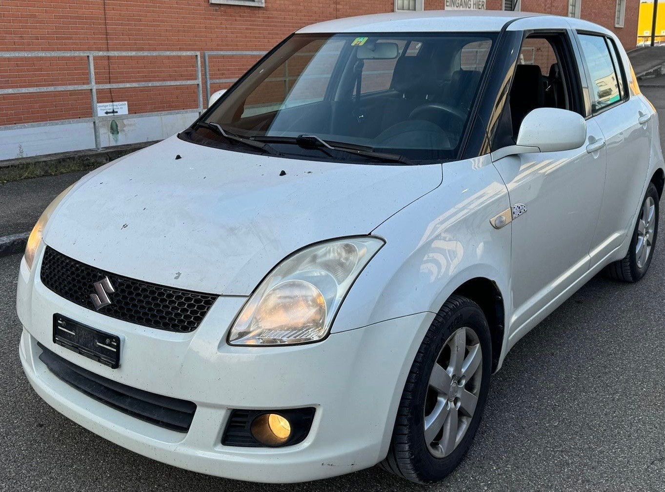 SUZUKI Swift 1.3i 16V GL 4x4 (MFK 06.2023, 4X4, NAVIGATION, KLIMA, BO4)