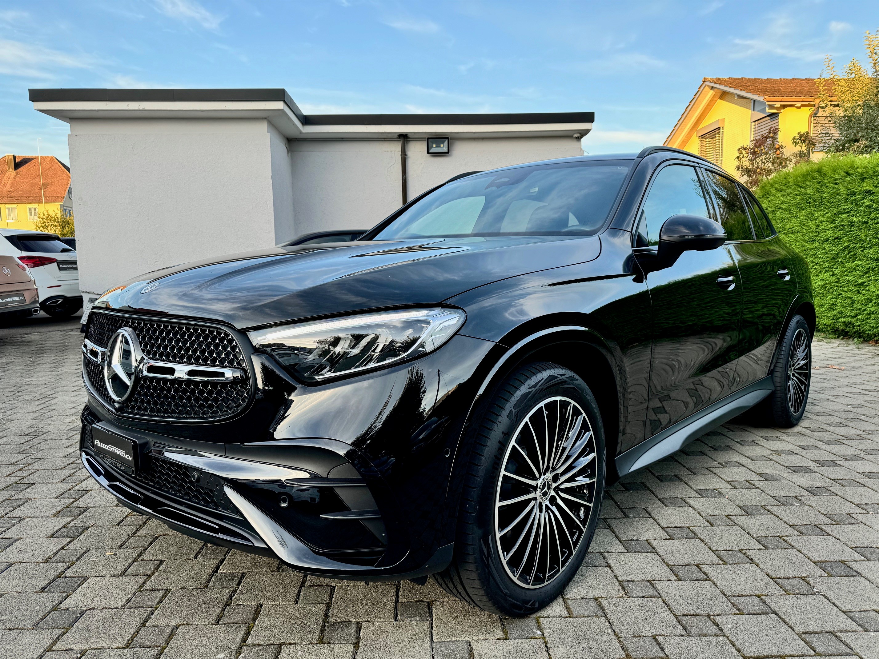 MERCEDES-BENZ GLC 200 AMG Line 4Matic 9G-Tronic