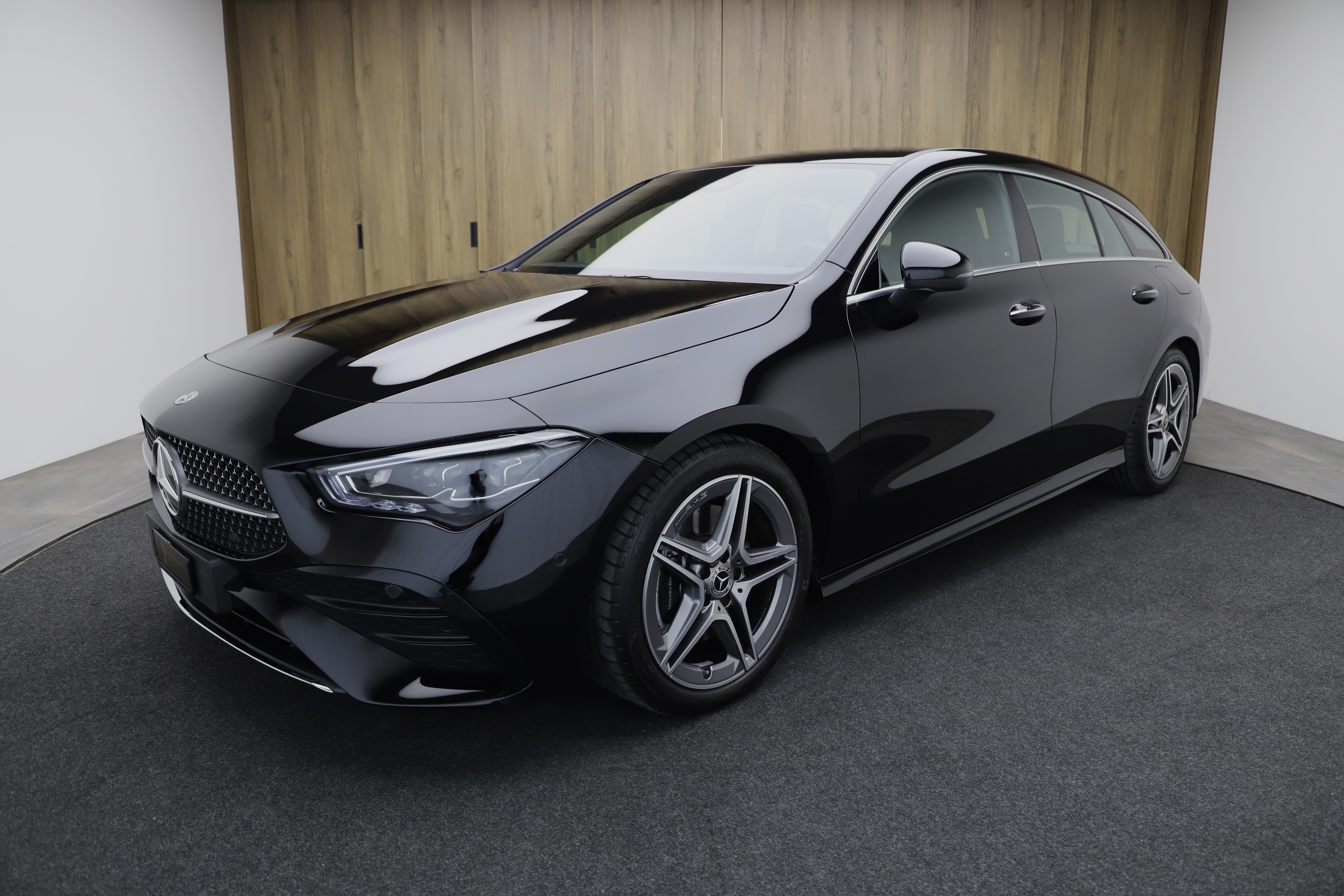 MERCEDES-BENZ CLA Shooting Brake 200 d AMG Line 8G-DCT Facelift Modell