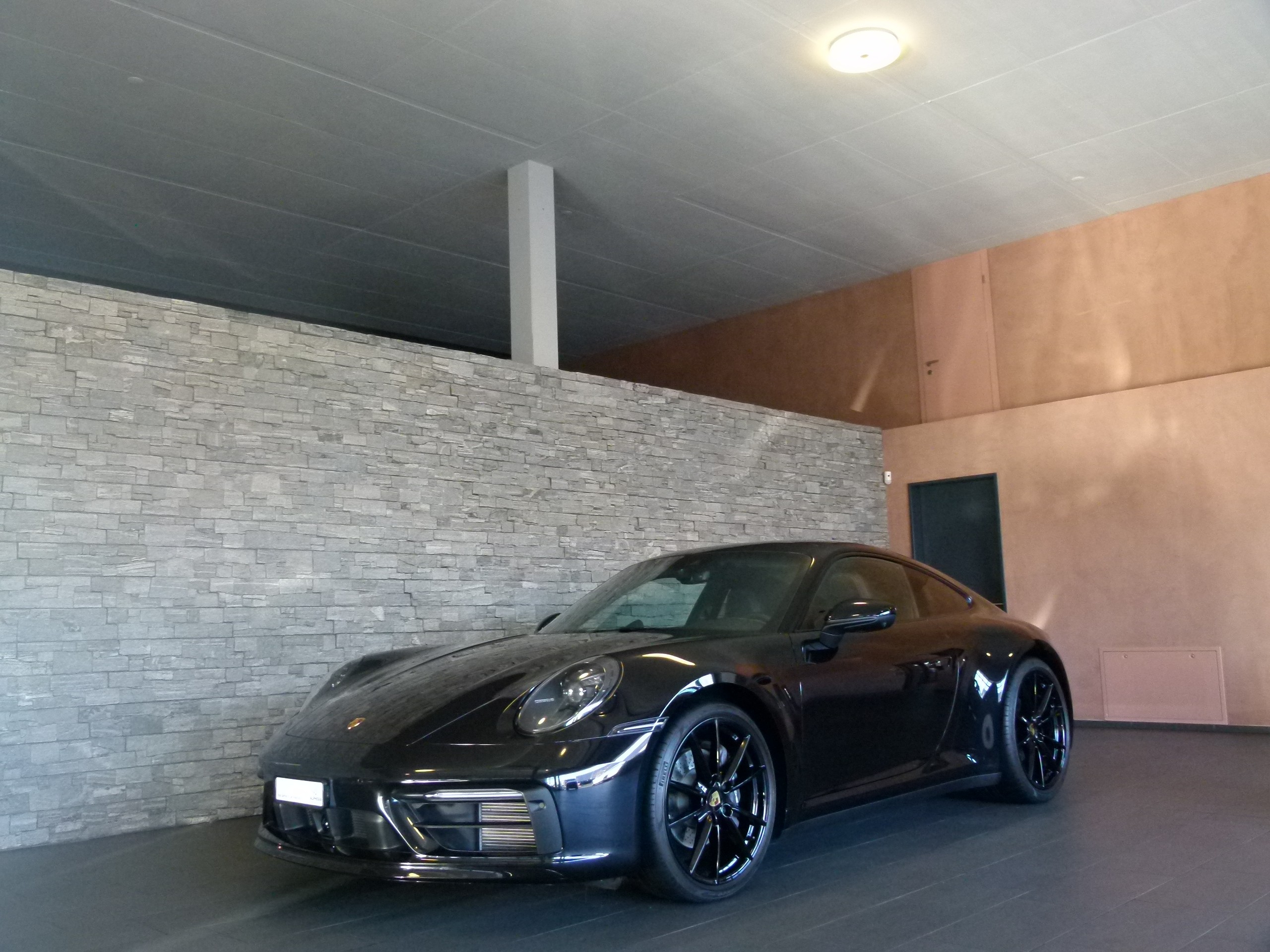 PORSCHE 911 Carrera 4 PDK Sport Design