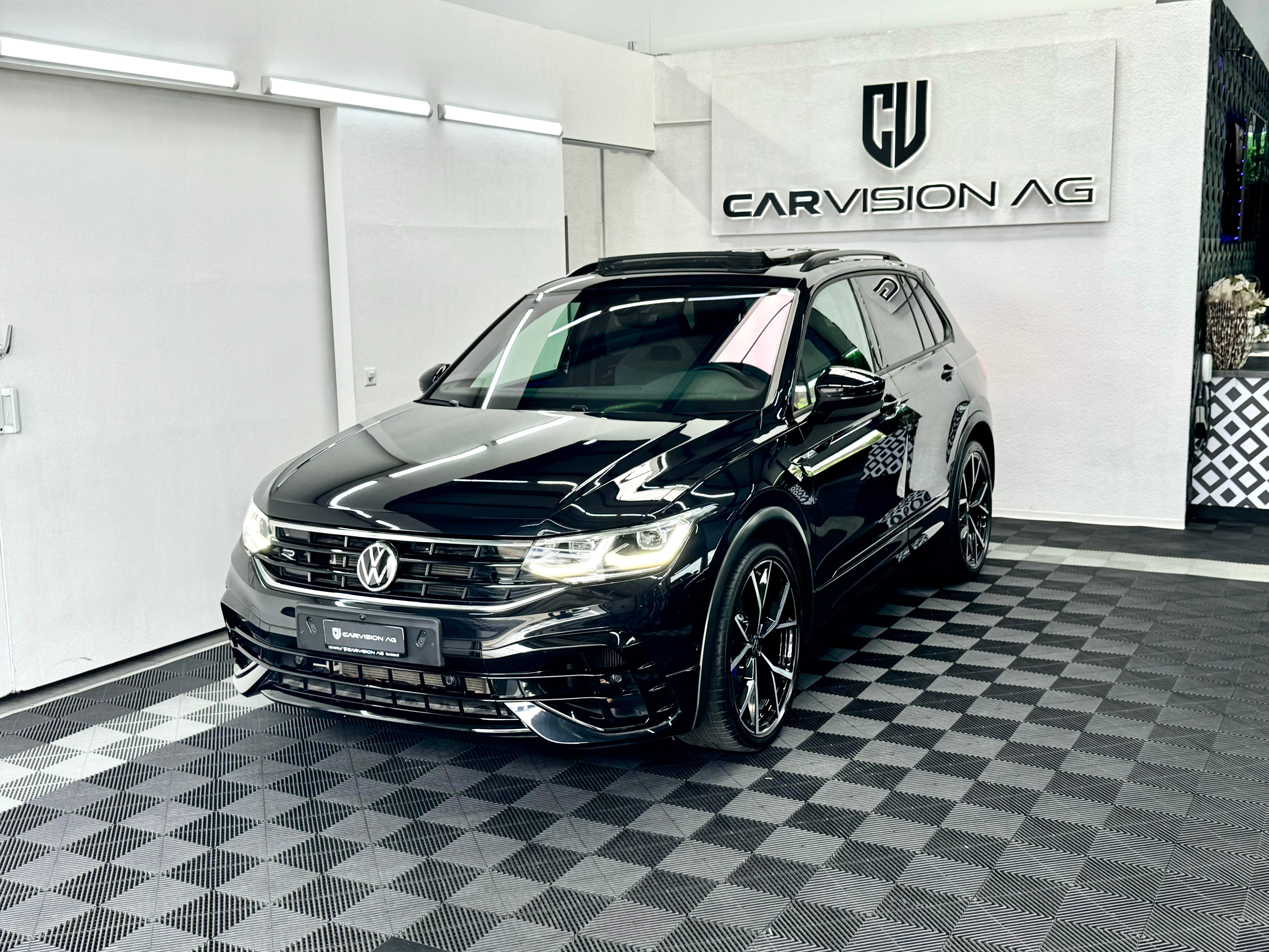 VW Tiguan 2.0TSI R 4Motion DSG * Panorama-Glasdach * Anhängerkupplung *