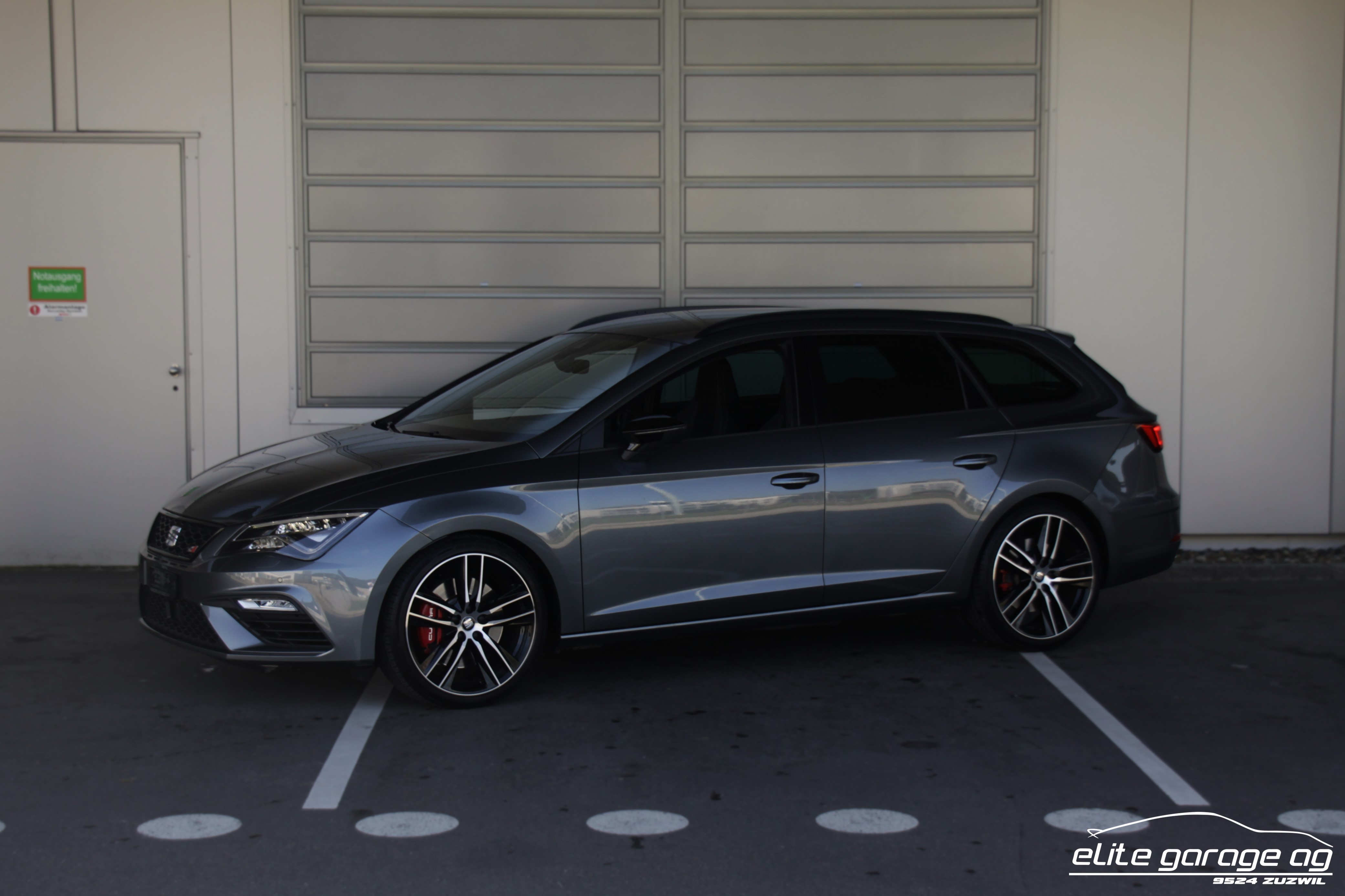 SEAT Leon ST 2.0 TSI Cupra 300 4 Drive DSG