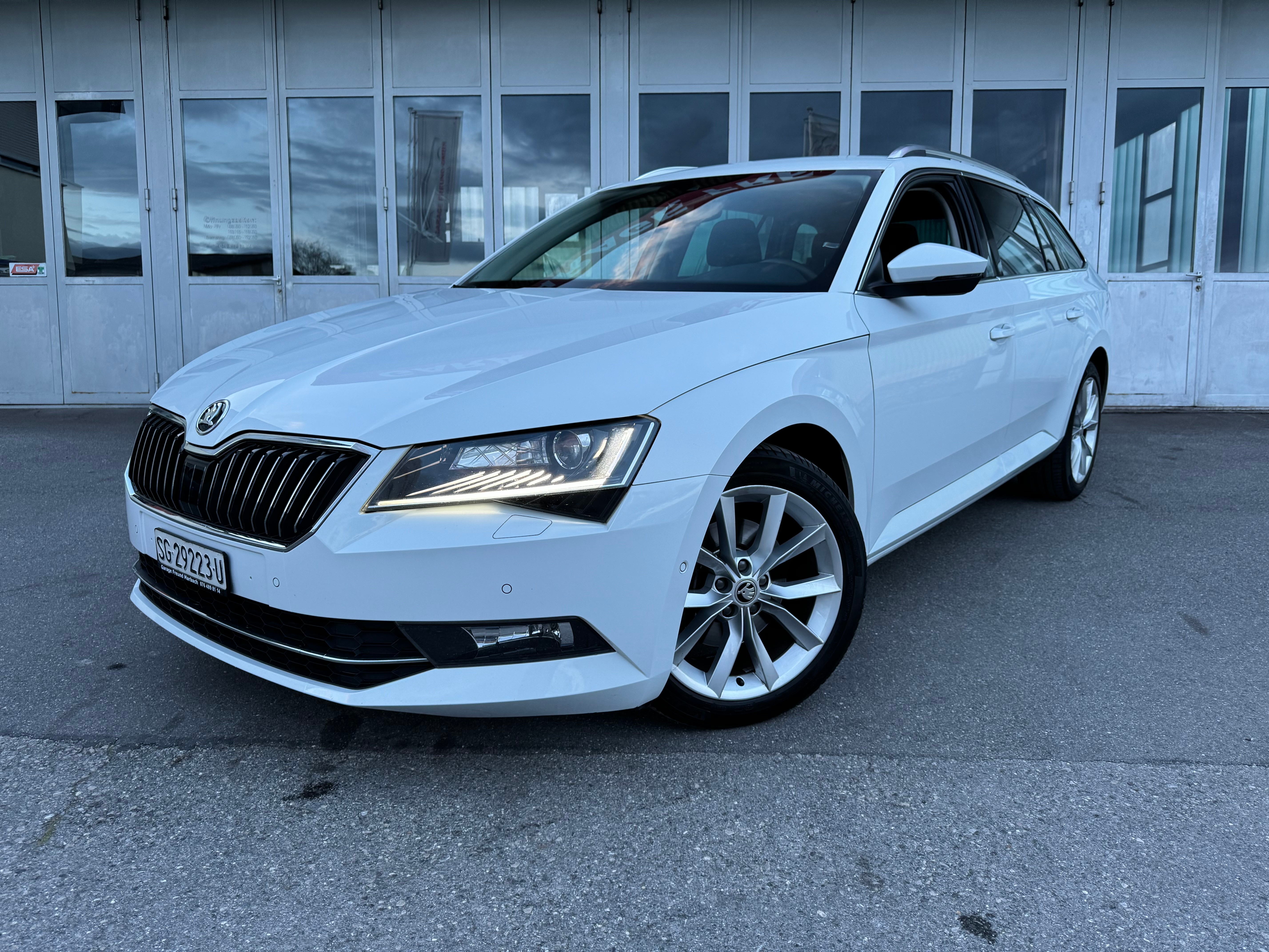 SKODA Superb Combi 2.0 TDi Style 4x4 DSG