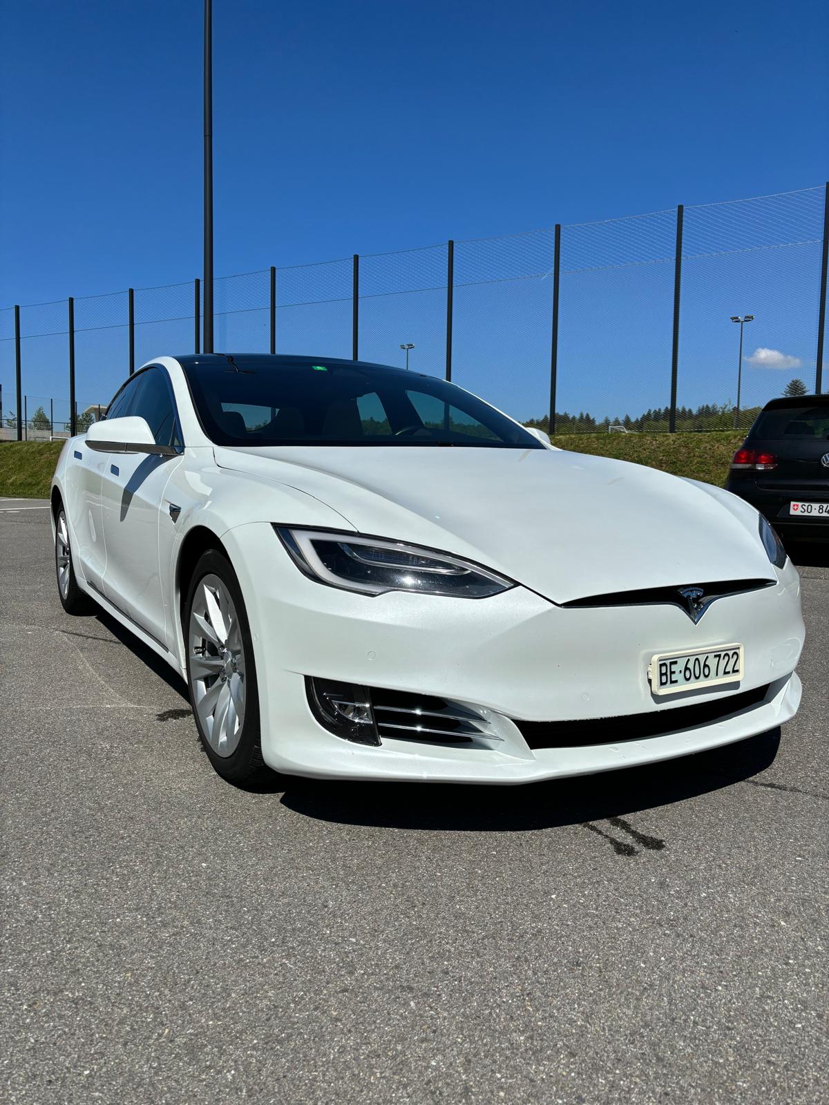 TESLA Model S 90 D