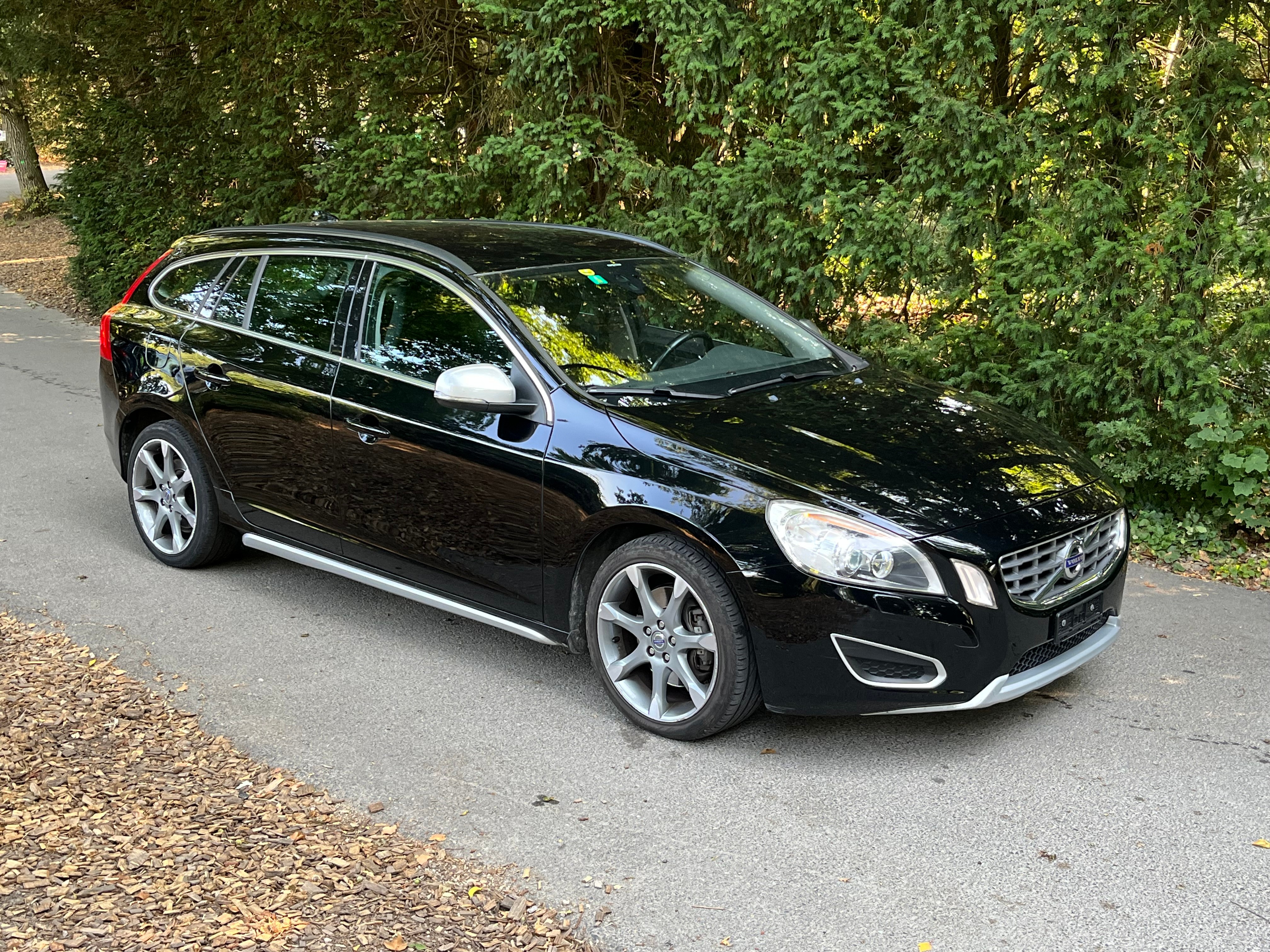 VOLVO V60 D4 AWD Husky Edition Geartronic