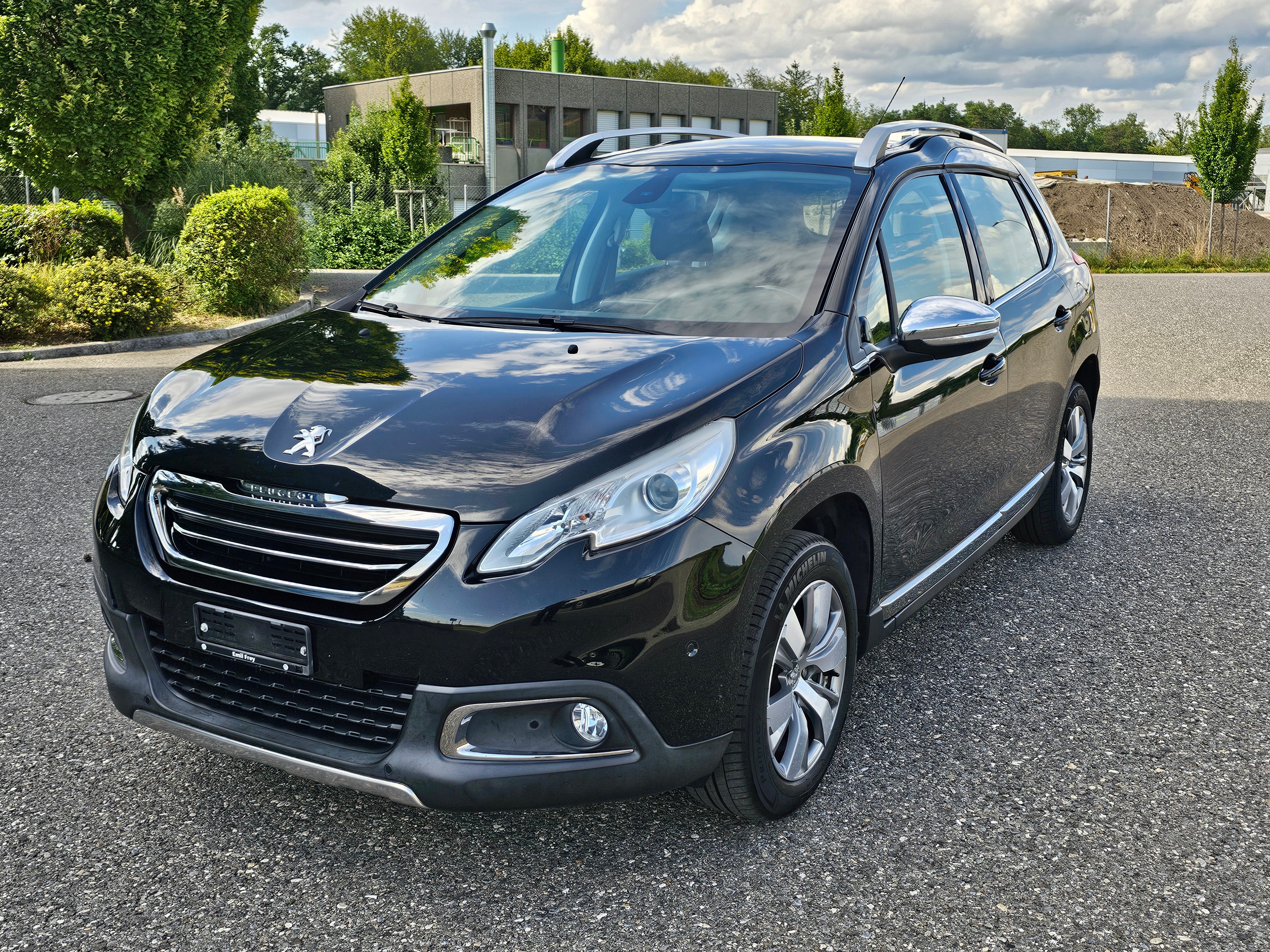 PEUGEOT 2008 1.2 PureTech Allure