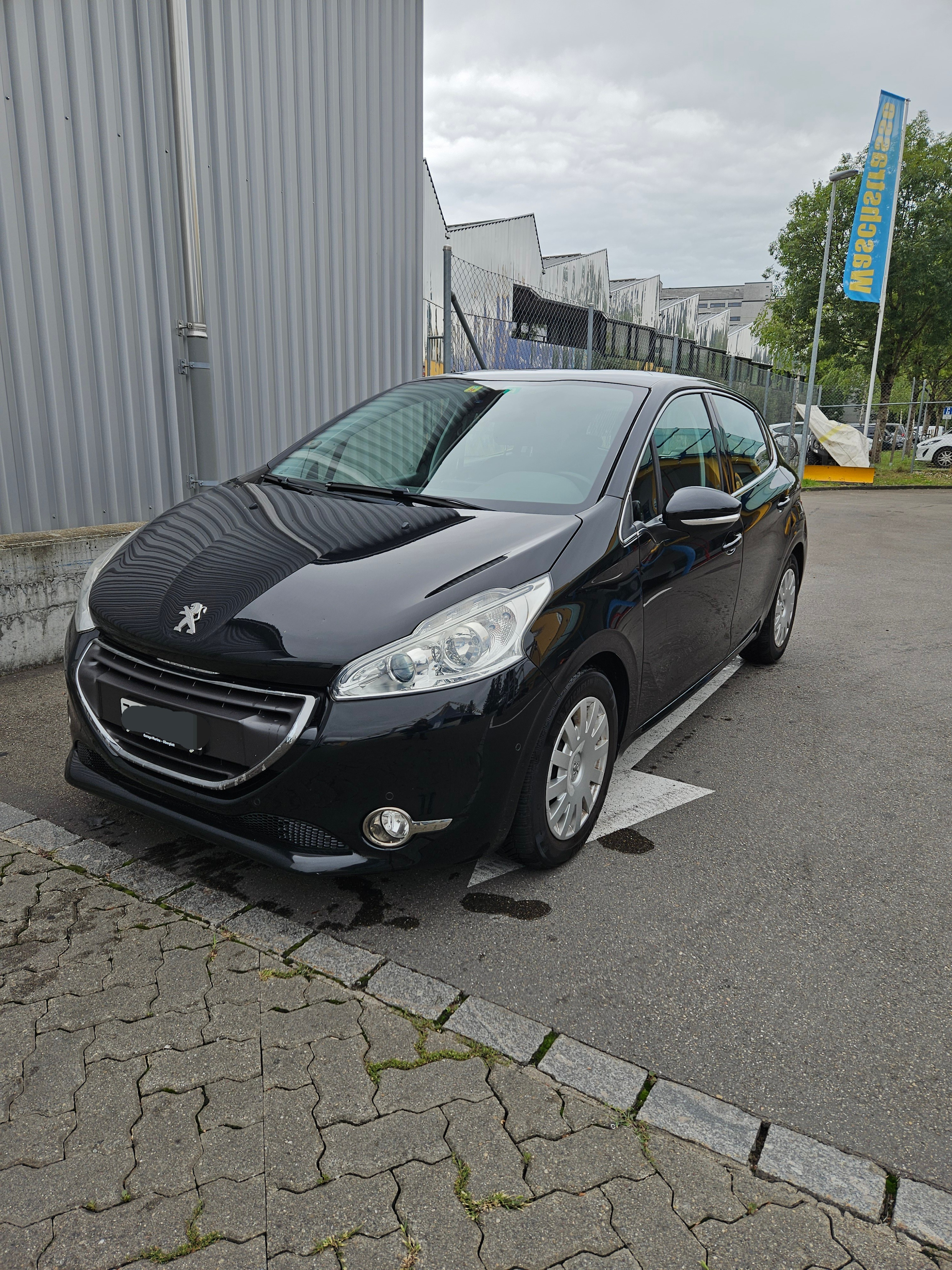 PEUGEOT 208 1.6 e-HDI