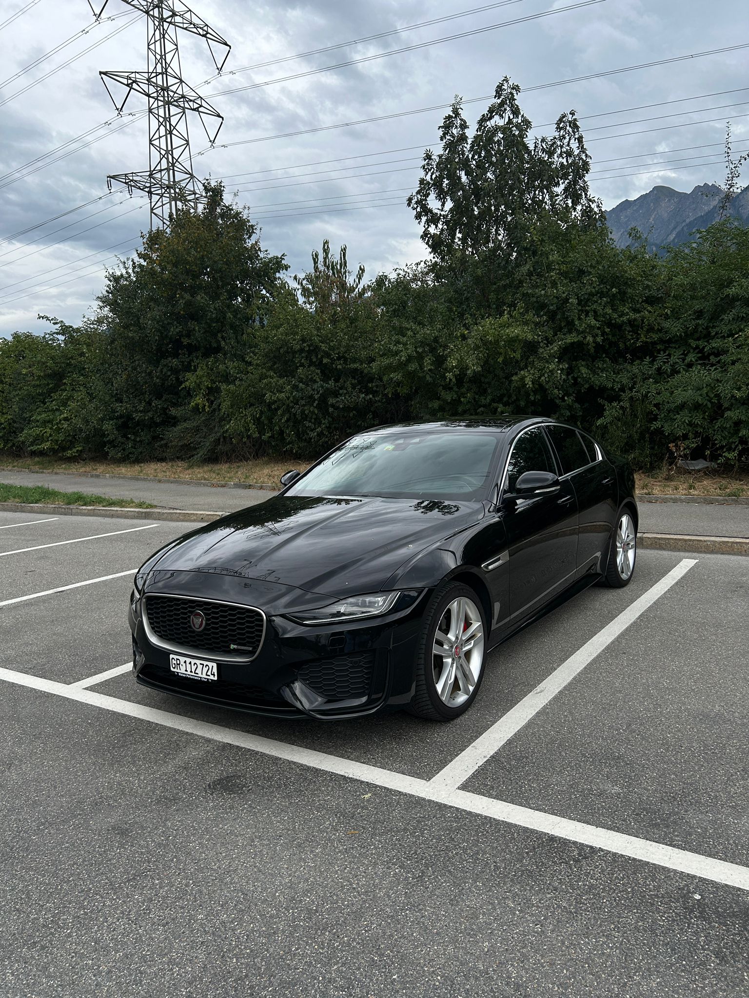 JAGUAR XE 2.0 S P300 AWD Automat