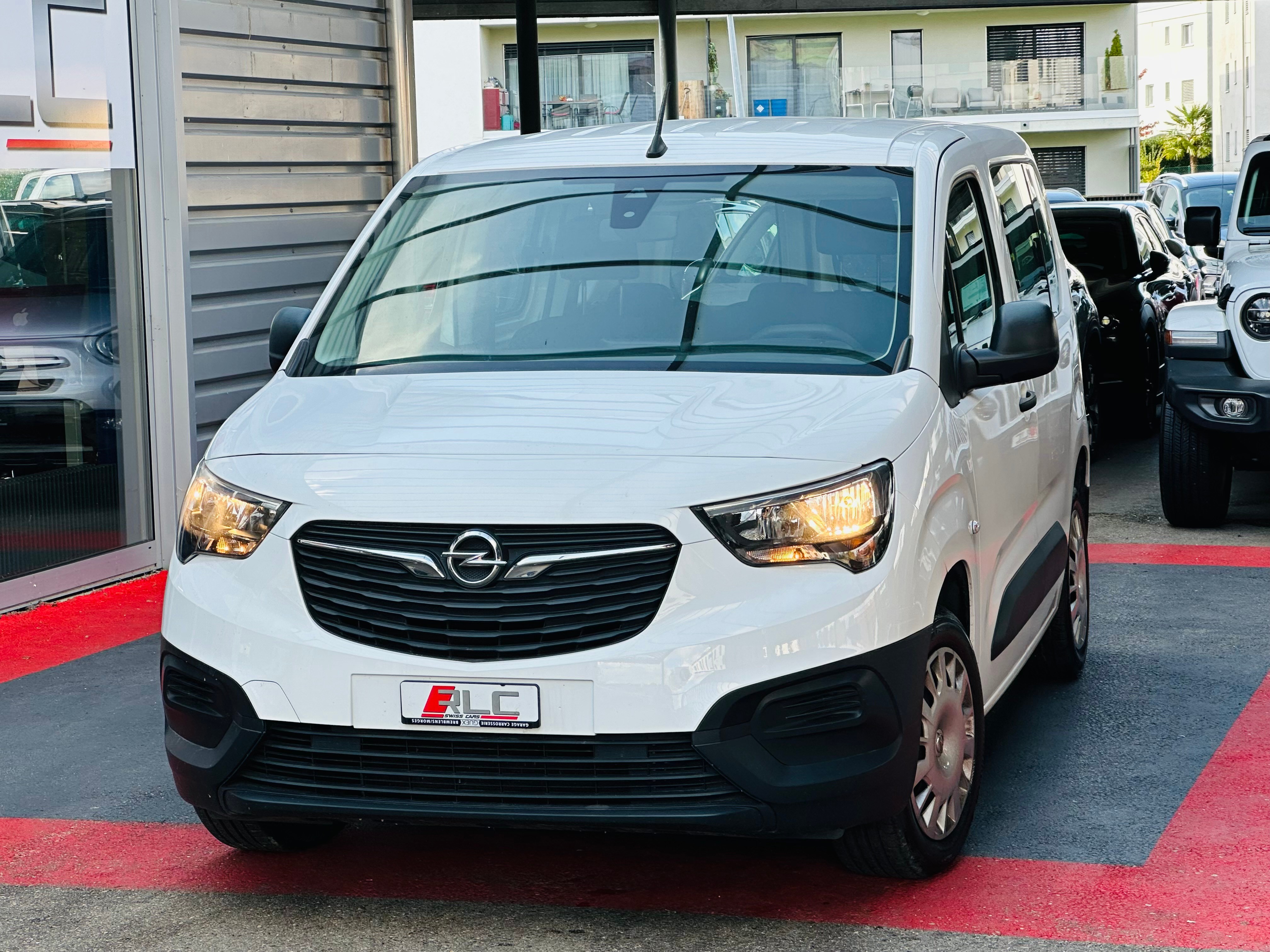 OPEL Combo Life 1.2 Essentia