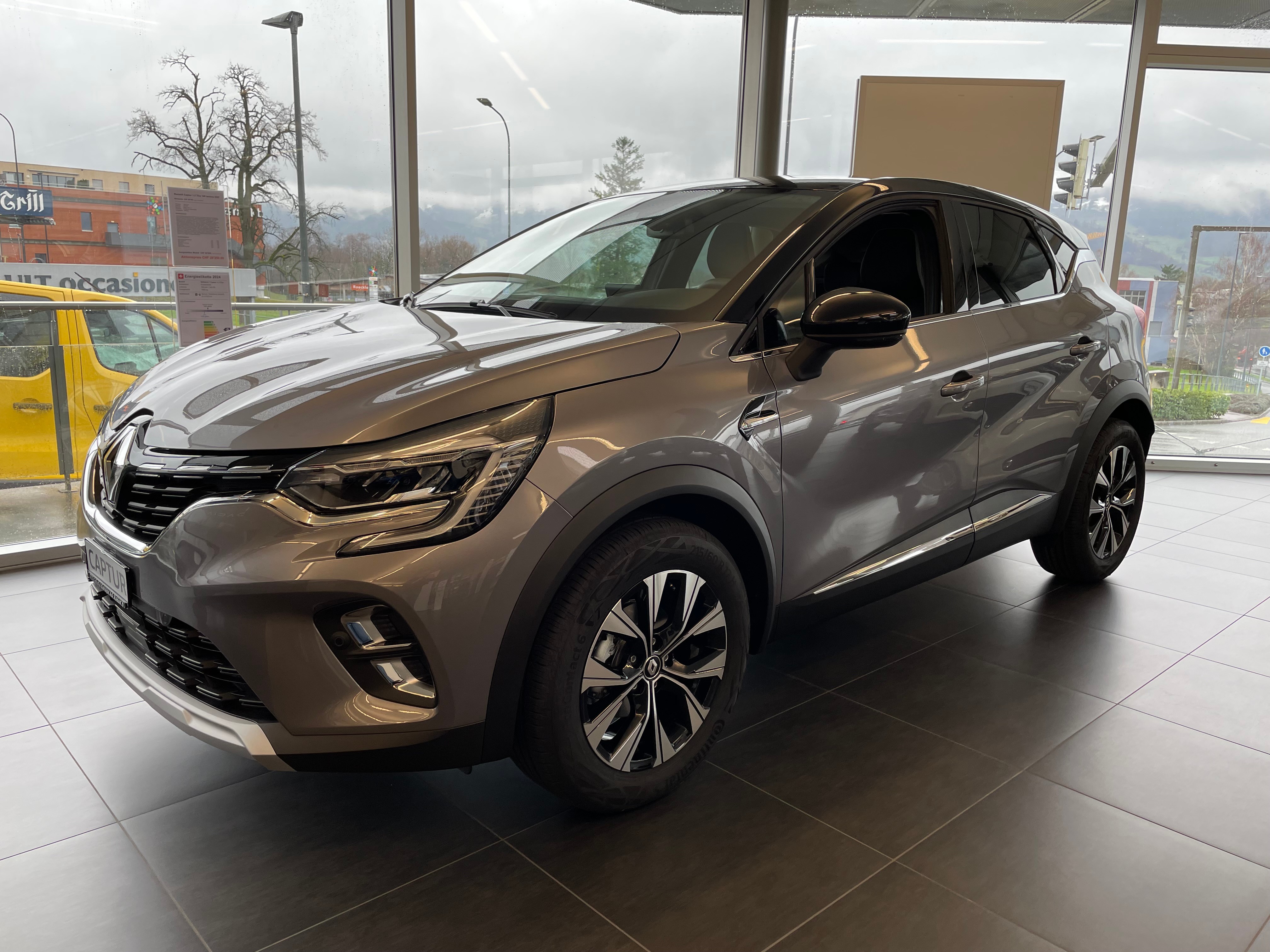 RENAULT Captur 1.3 TCe Techno EDC