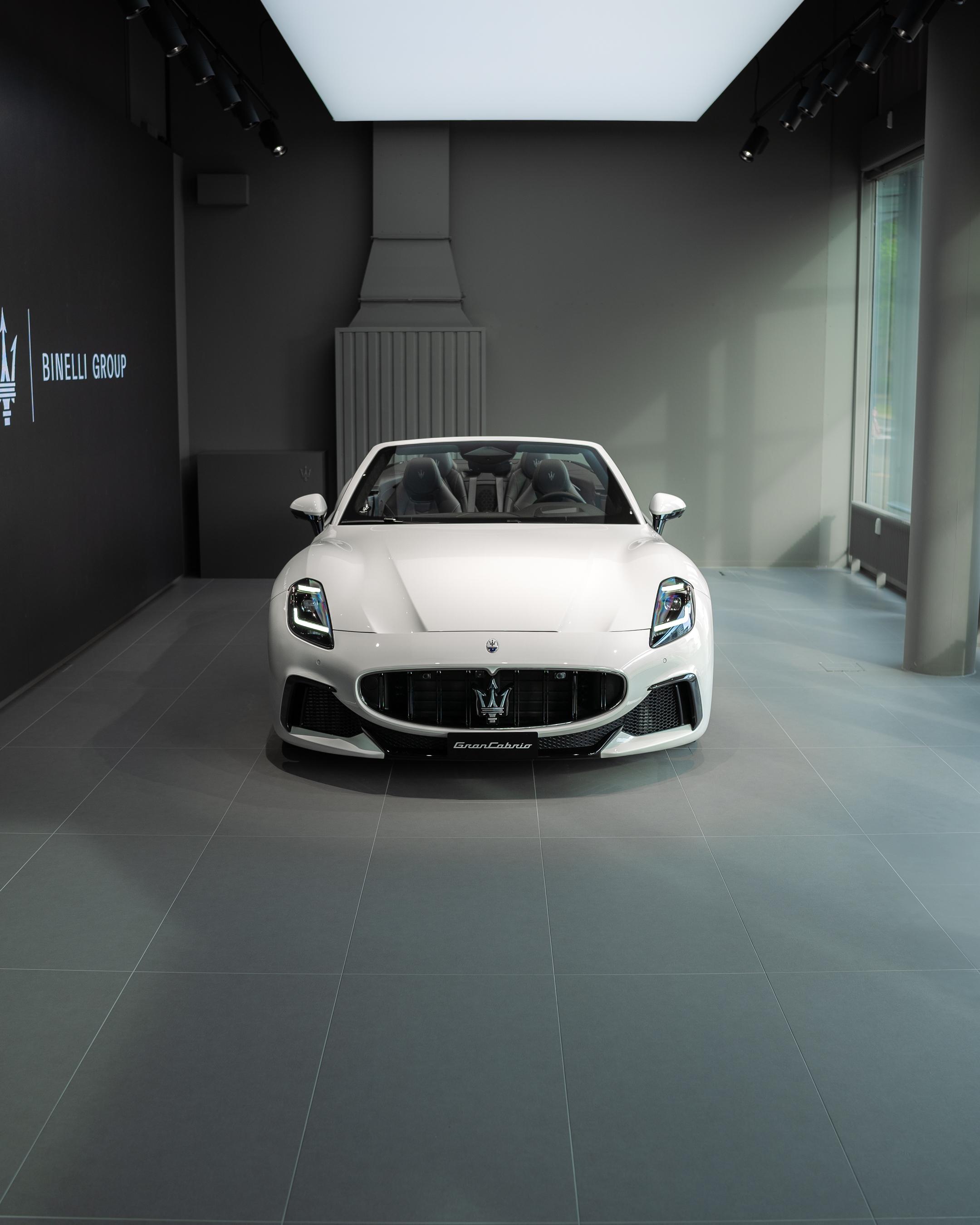 MASERATI Grancabrio Trofeo Automatica - Bianco Pastello