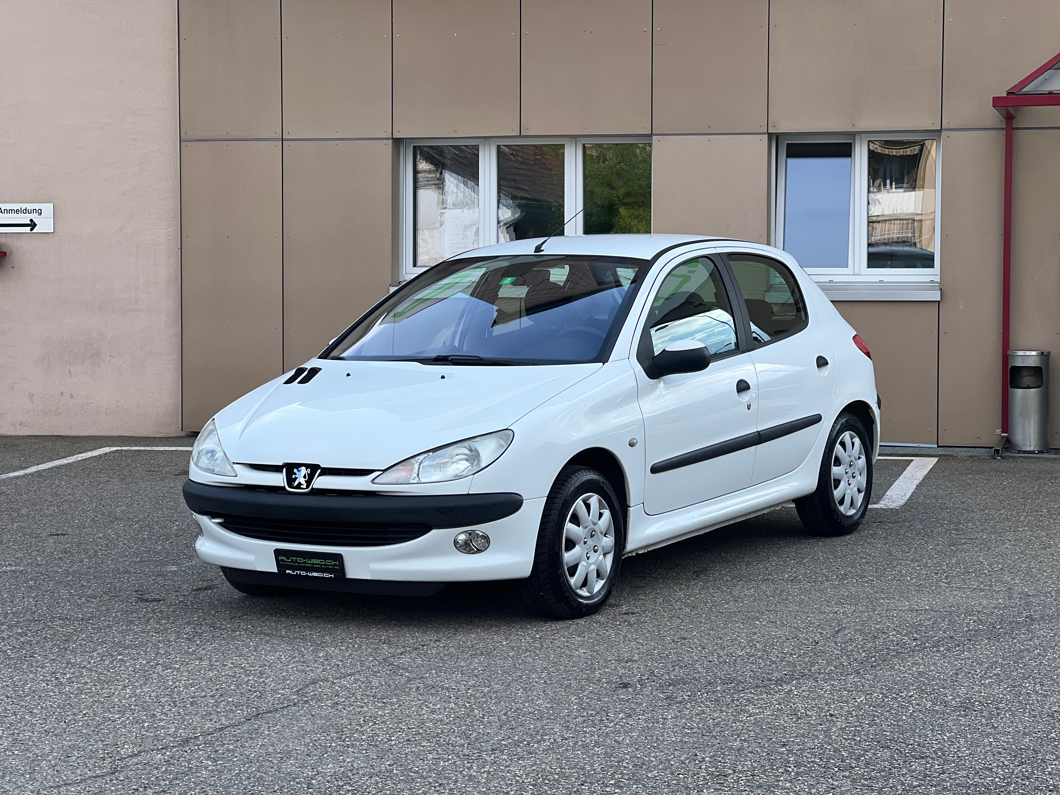 PEUGEOT 206 1.6 16V