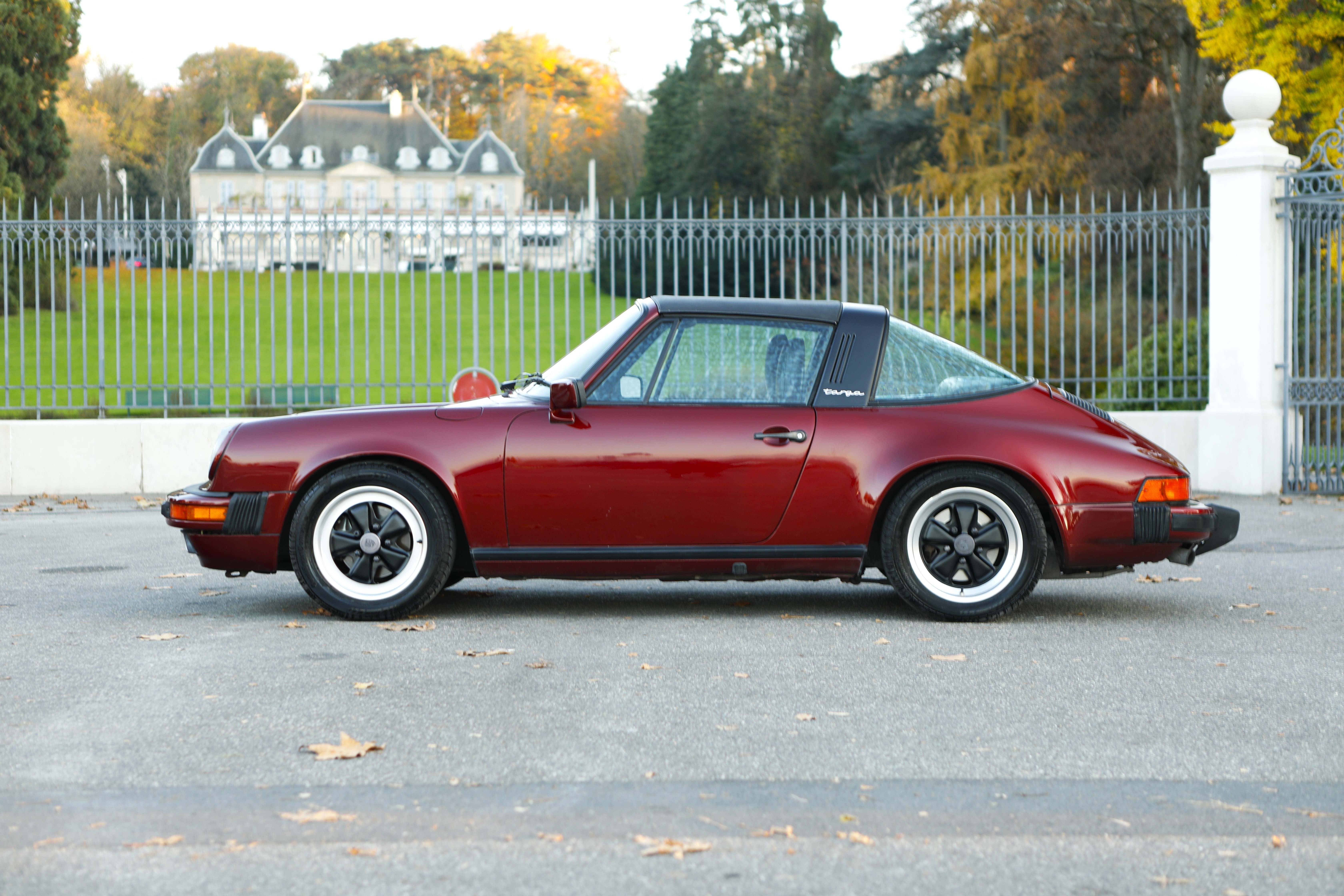 PORSCHE 911 Carrera Targa 3.2 ( vétéran )