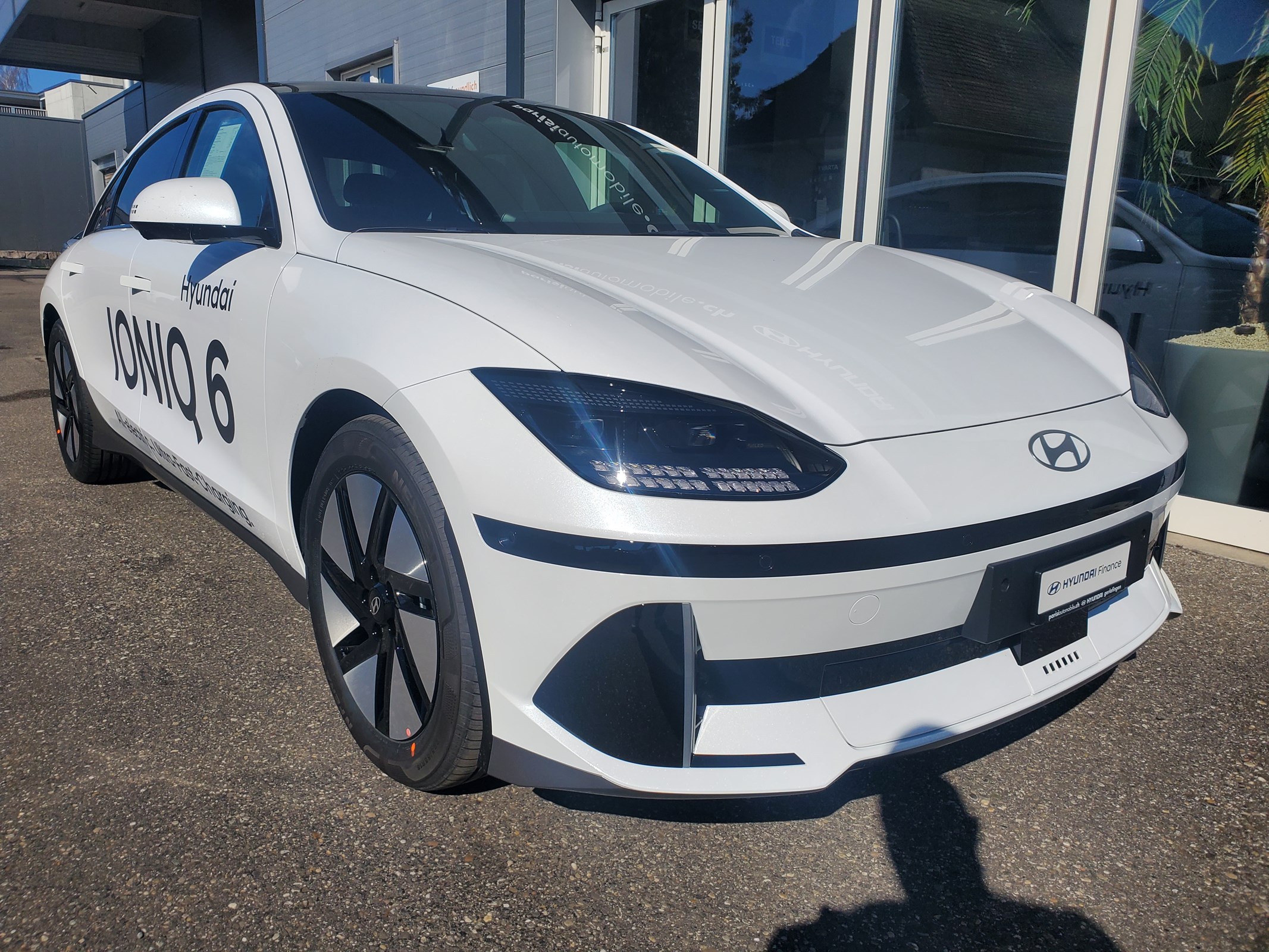 HYUNDAI Ioniq 6 77kWh Launch Edition 4WD