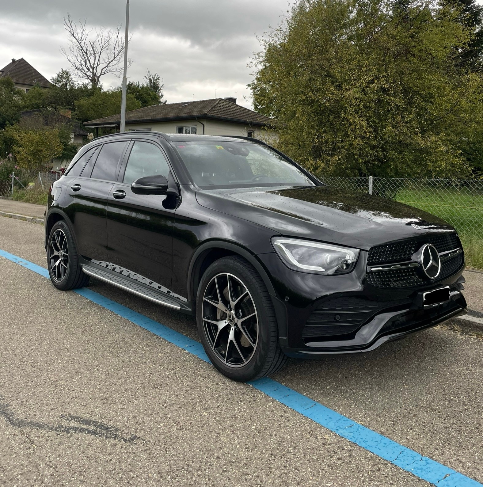 MERCEDES-BENZ GLC 300 AMG Line 4Matic 9G-Tronic