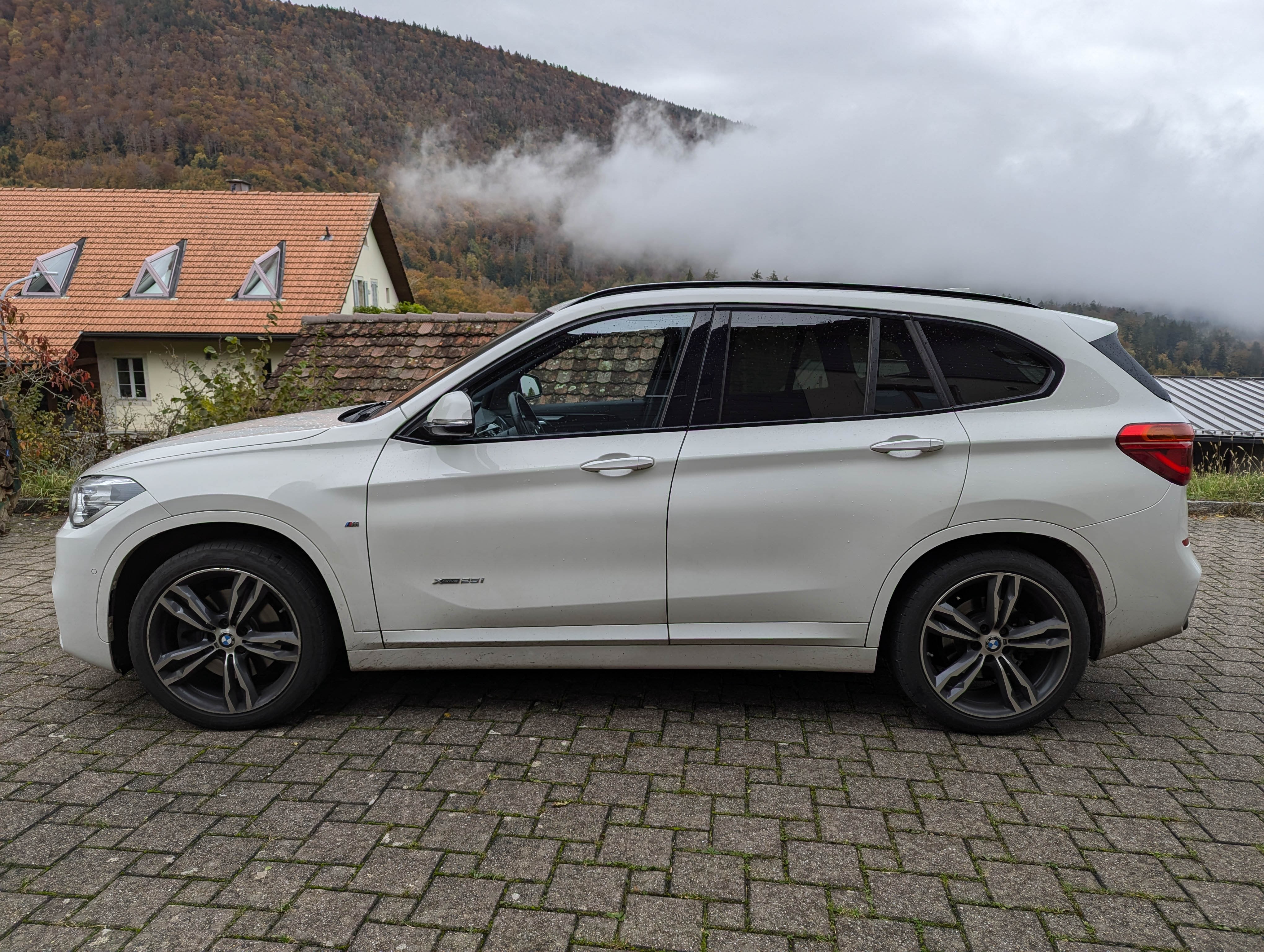 BMW X1 xDrive25i