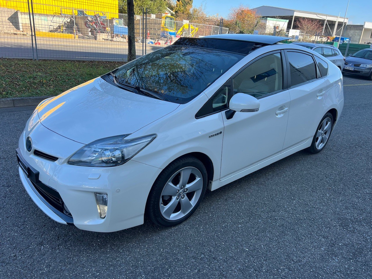 TOYOTA Prius 1.8 16V HSD Sol Premium