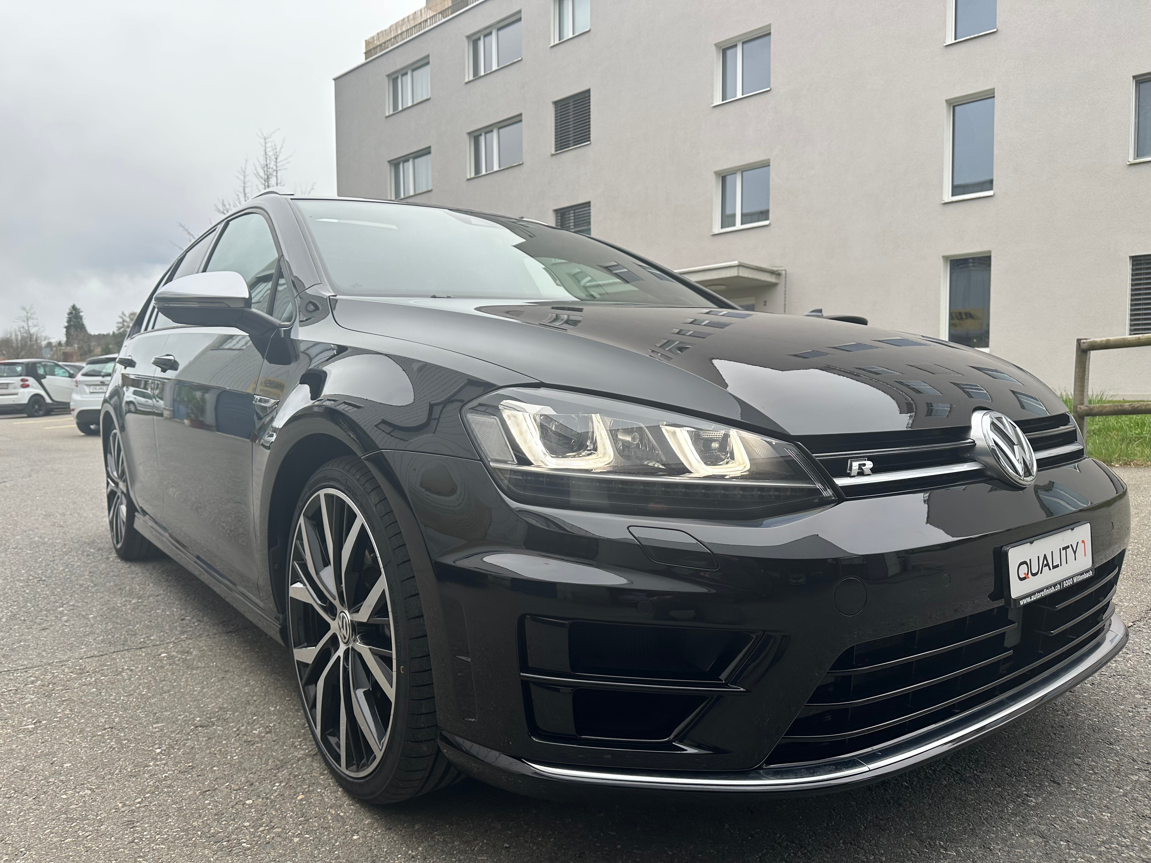 VW Golf Variant 2.0 TSI R 4 Motion DSG