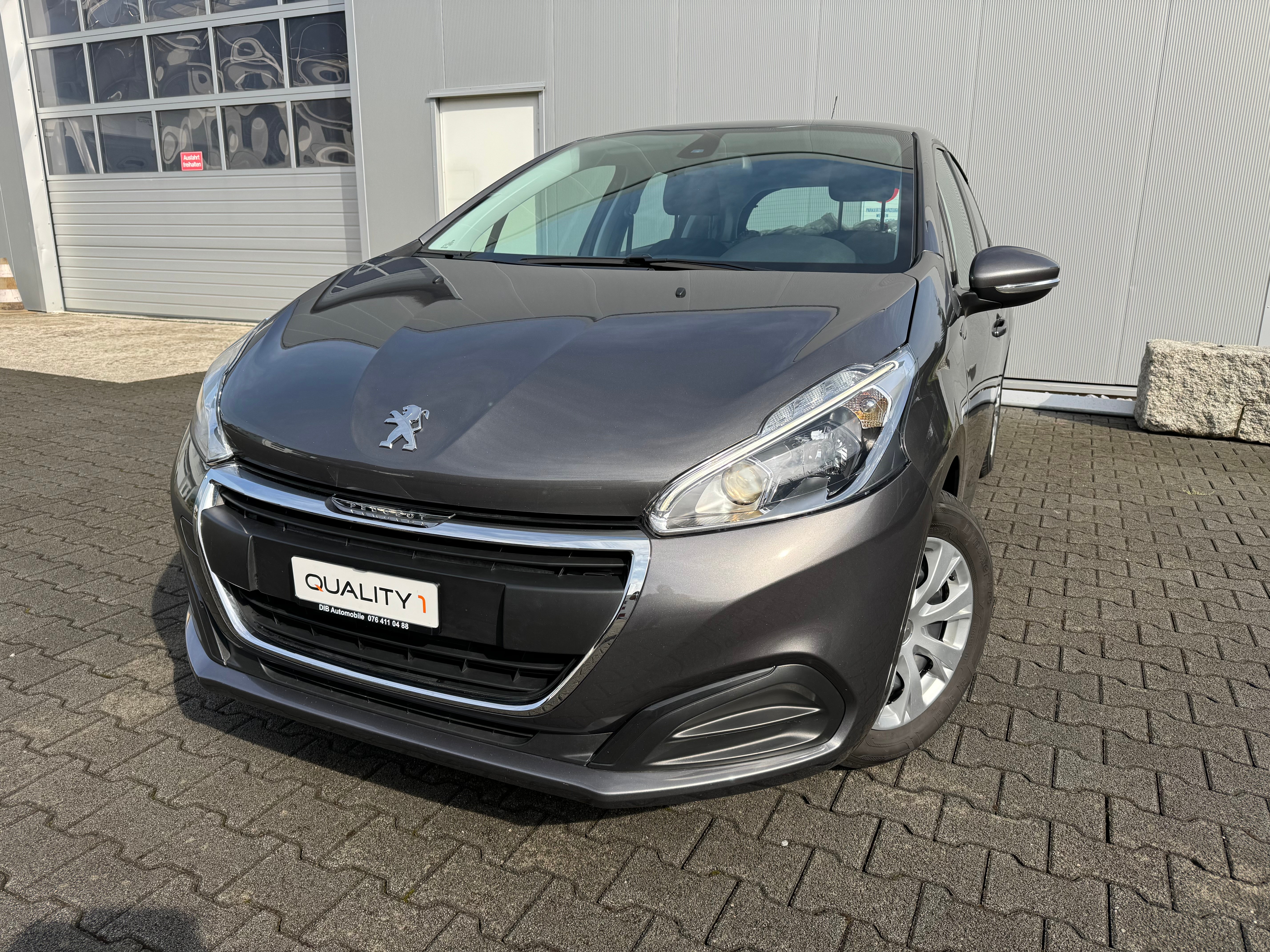 PEUGEOT 208 1.2 PureTech Active*TOP ZUSTAND*NUR 40'000 KM*