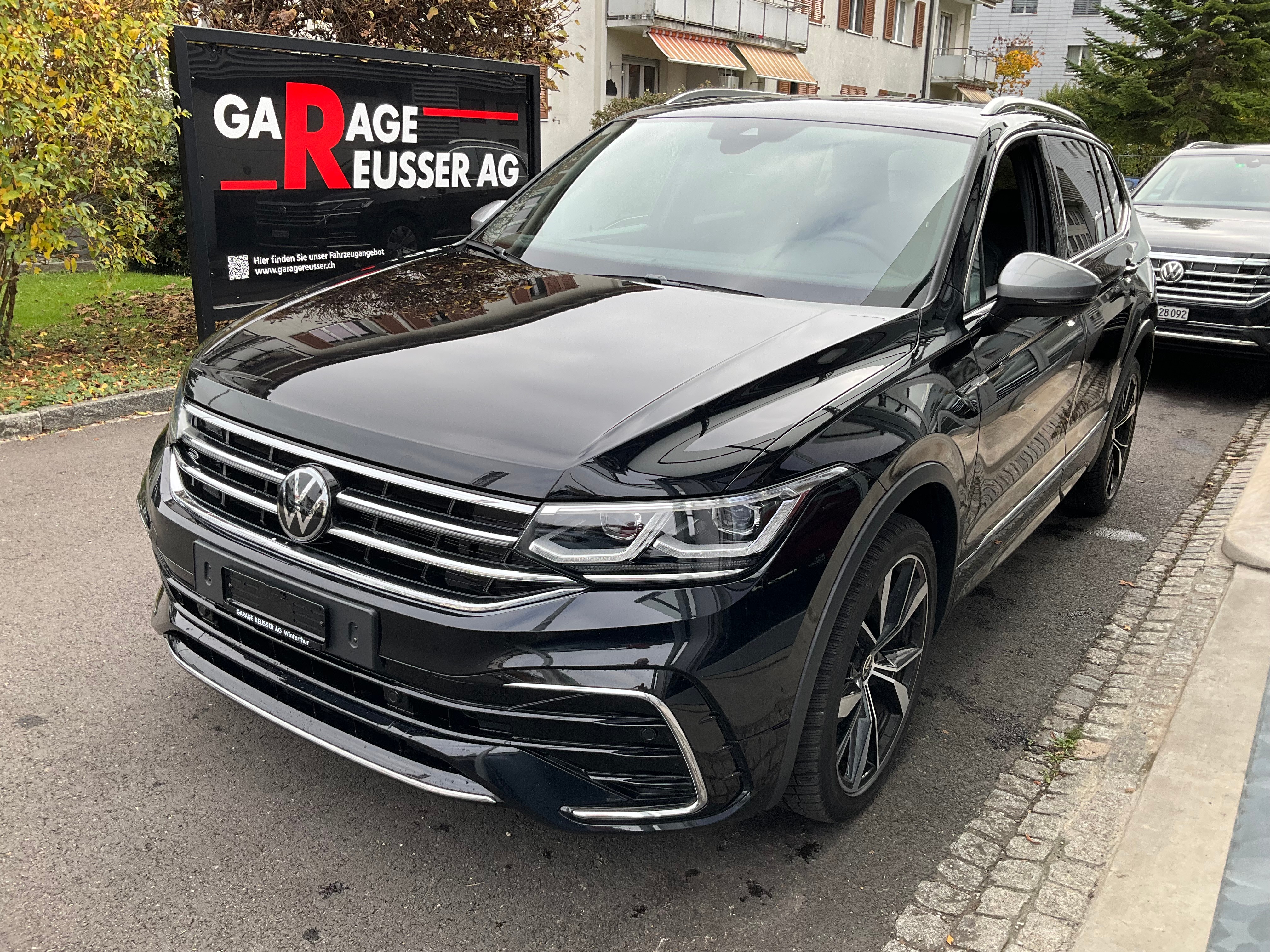 VW TIGUAN ALLSPACE 2.0TSI R-LINE 4MOTION DSG *** PANORAMAGLASDACH & ANHÄNGEKUPPLUNG ***