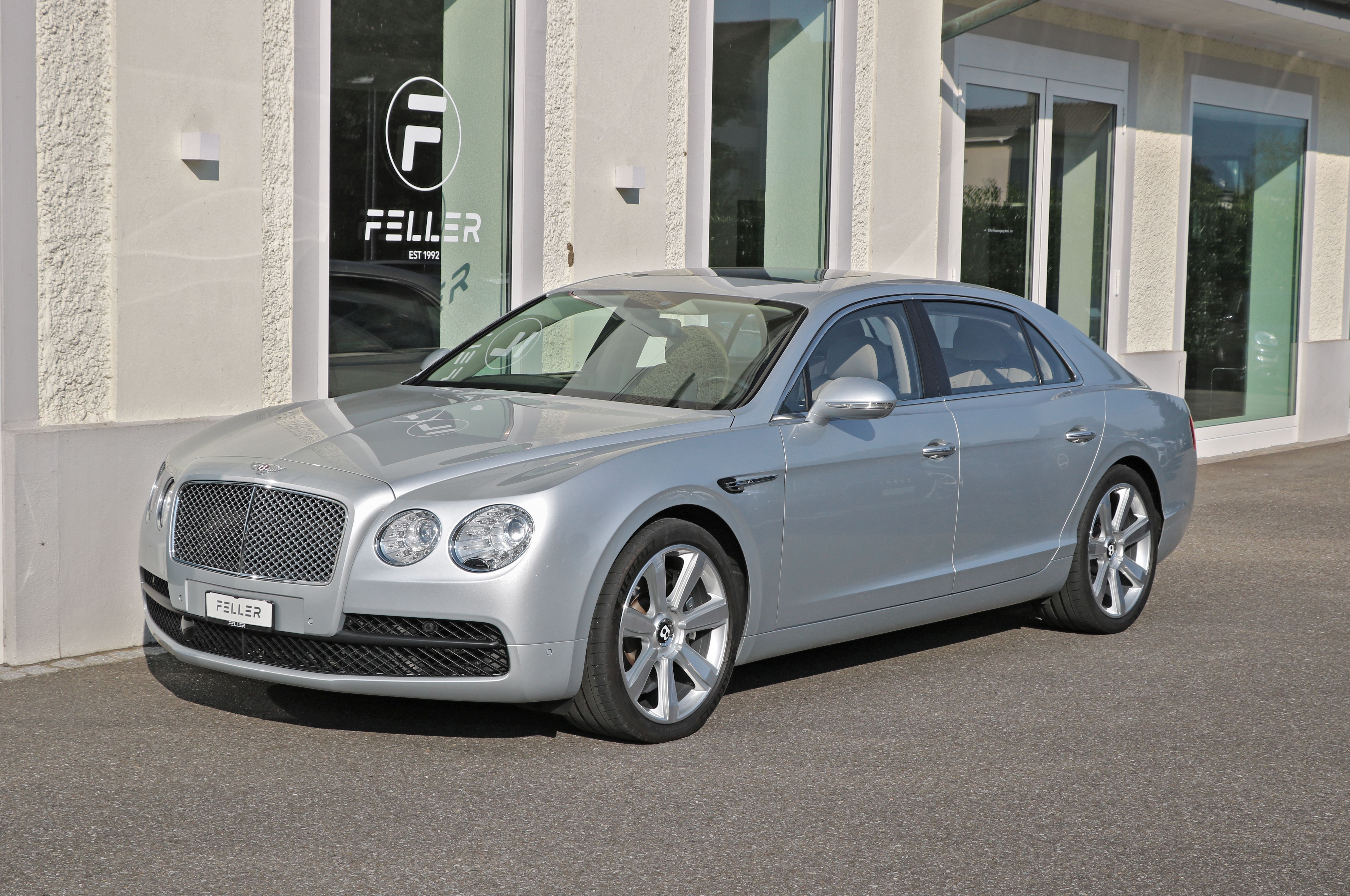 BENTLEY Flying Spur 4.0