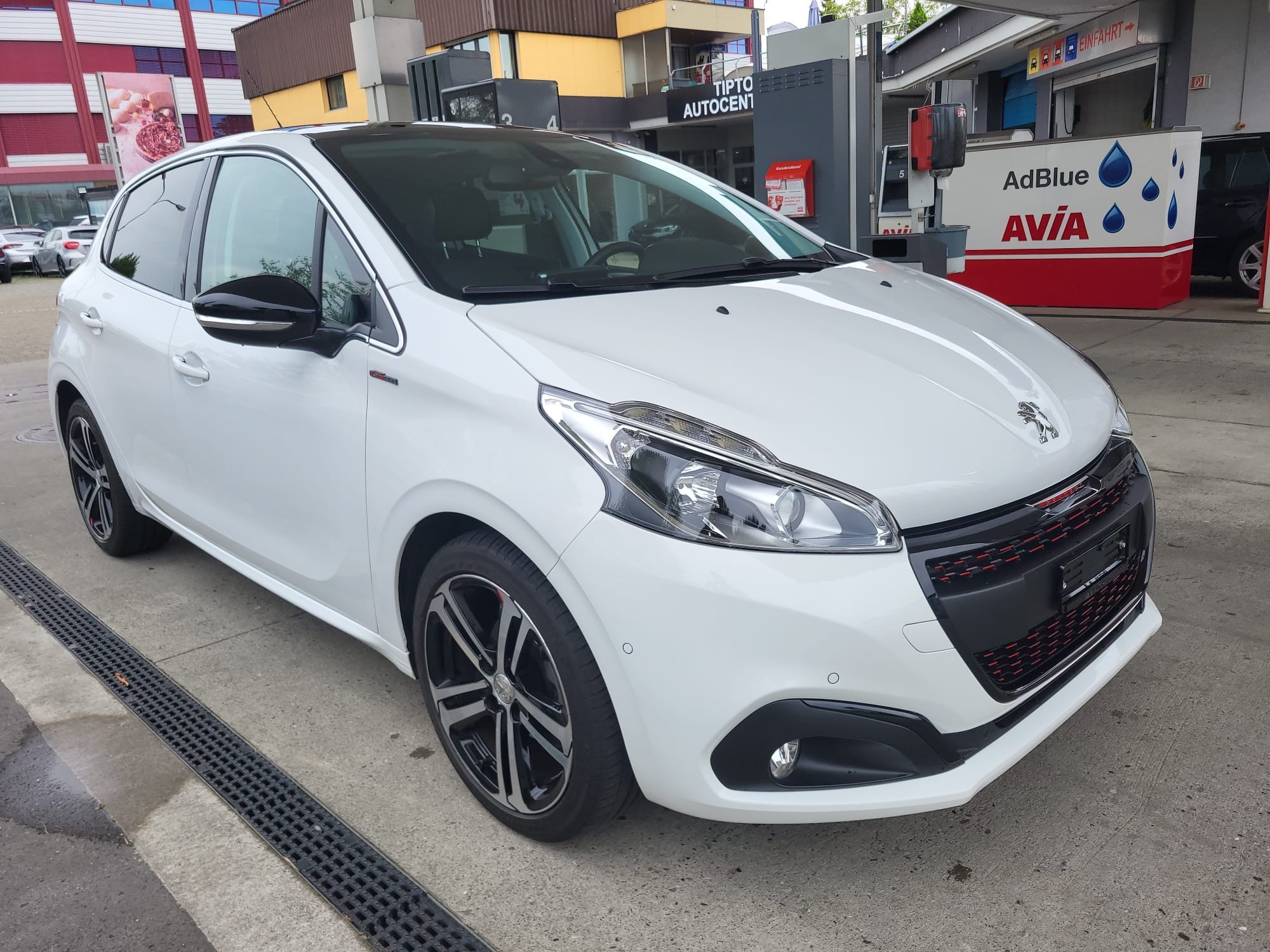 PEUGEOT 208 1.2 PureTech GT Line EAT6