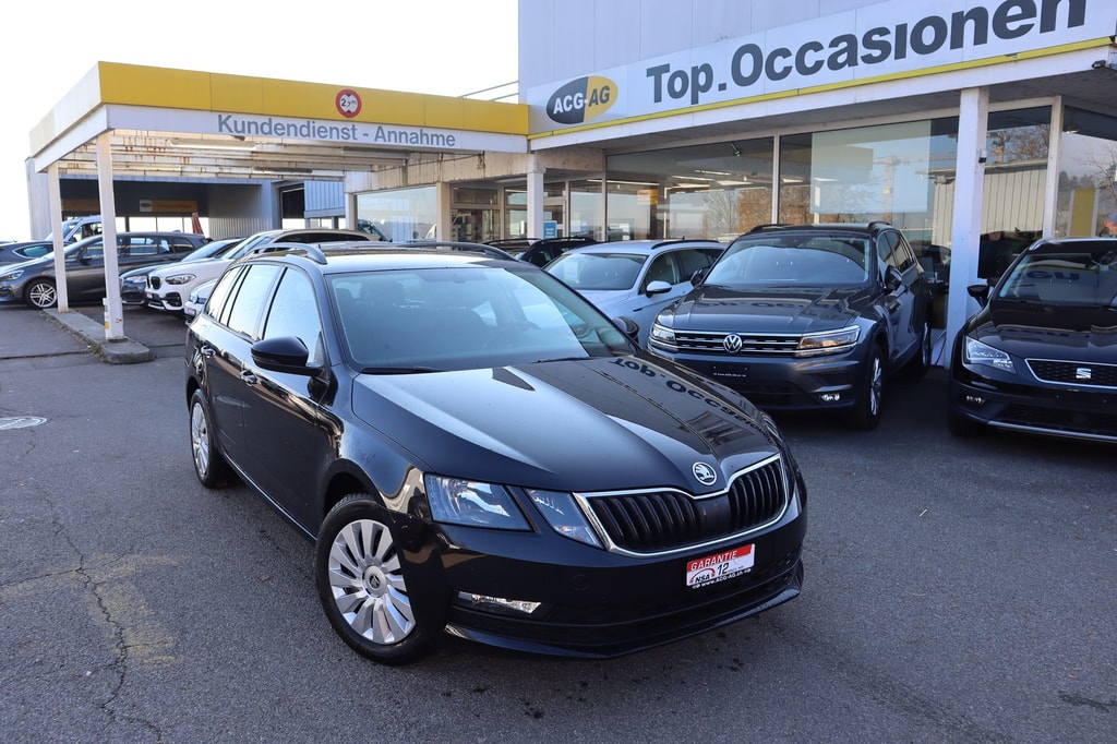 SKODA Octavia Combi 1.6 TDI Ambition DSG ** Gr.Navigation ** PDC **