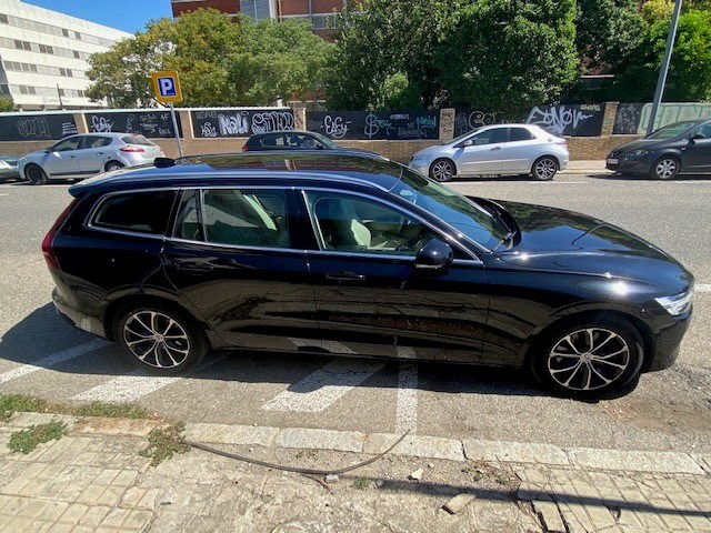 VOLVO V60 B3 Benzin Mild Hybrid Momentum Geartronic