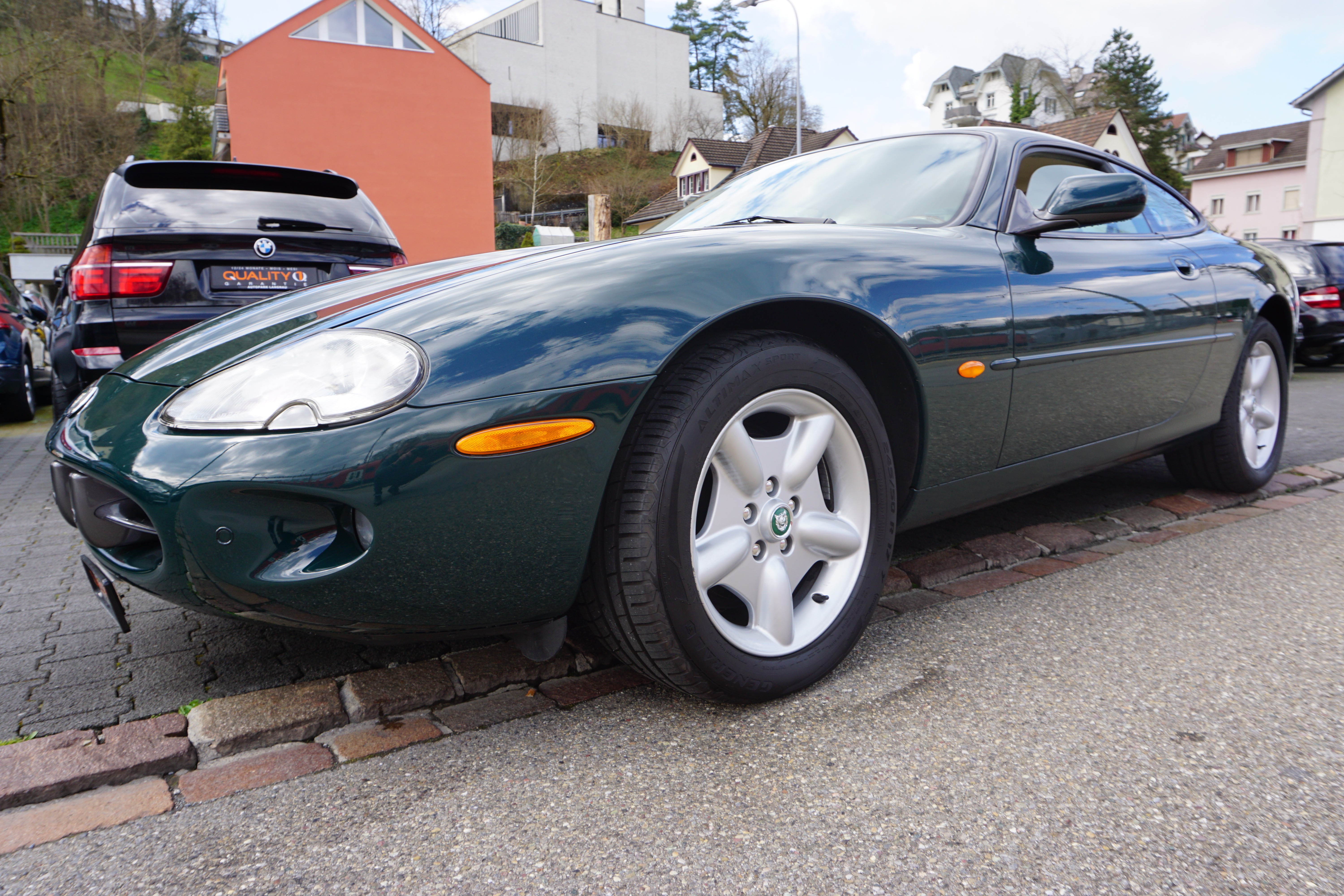 JAGUAR XK8