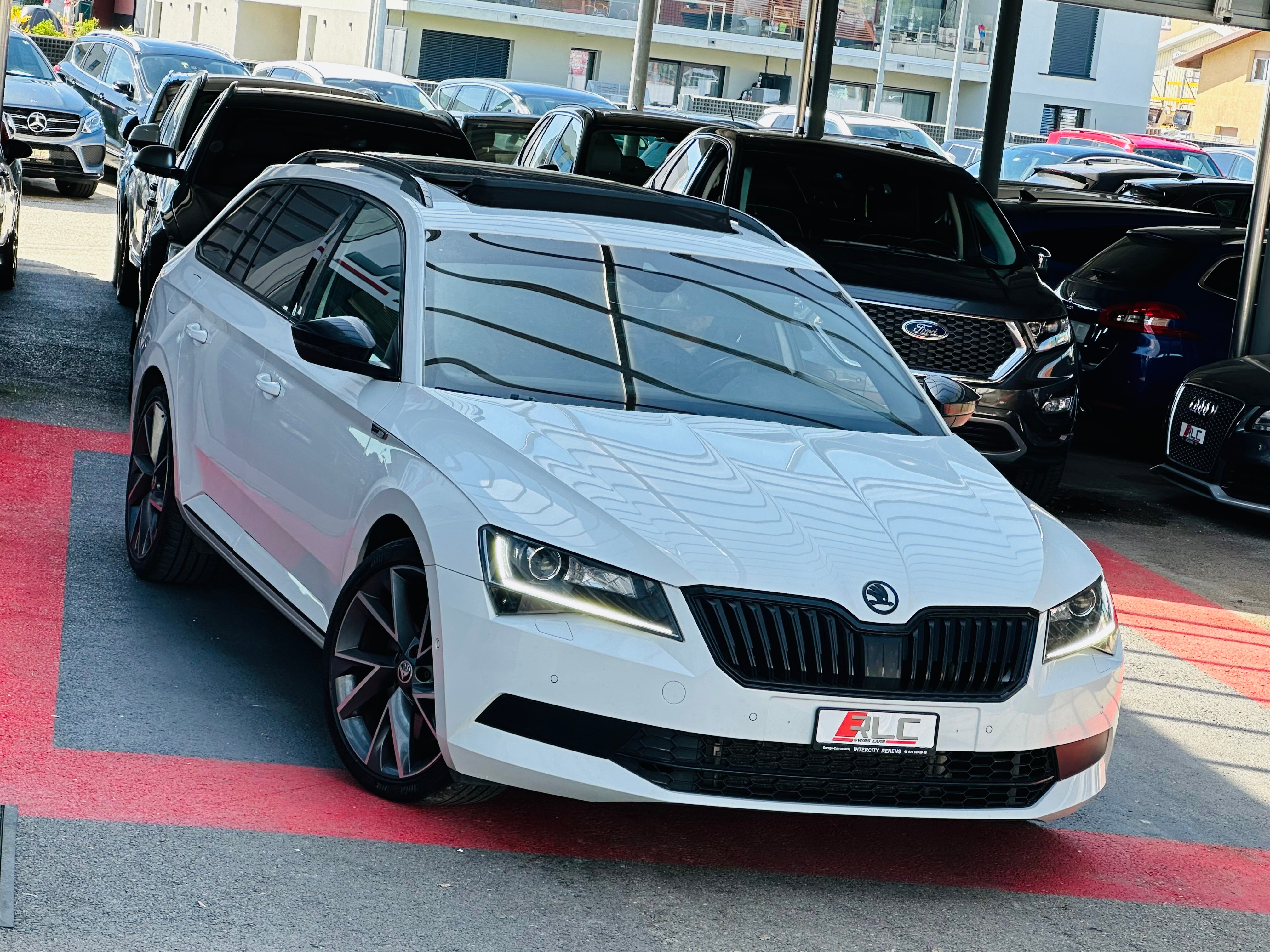 SKODA Superb Combi 2.0 TSI SportLine+ DSG 4x4