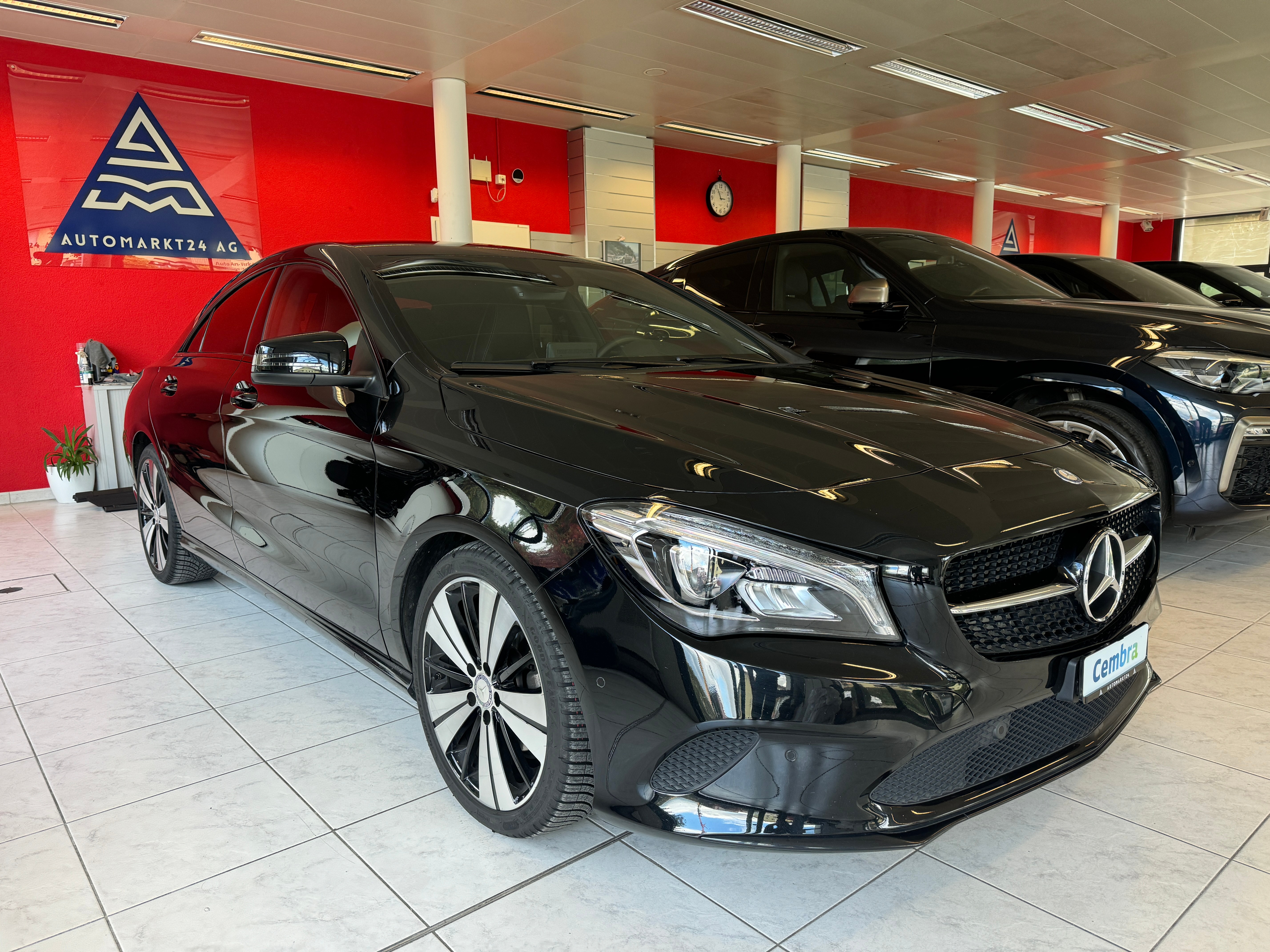 MERCEDES-BENZ CLA 200 Night Star 7G-DCT