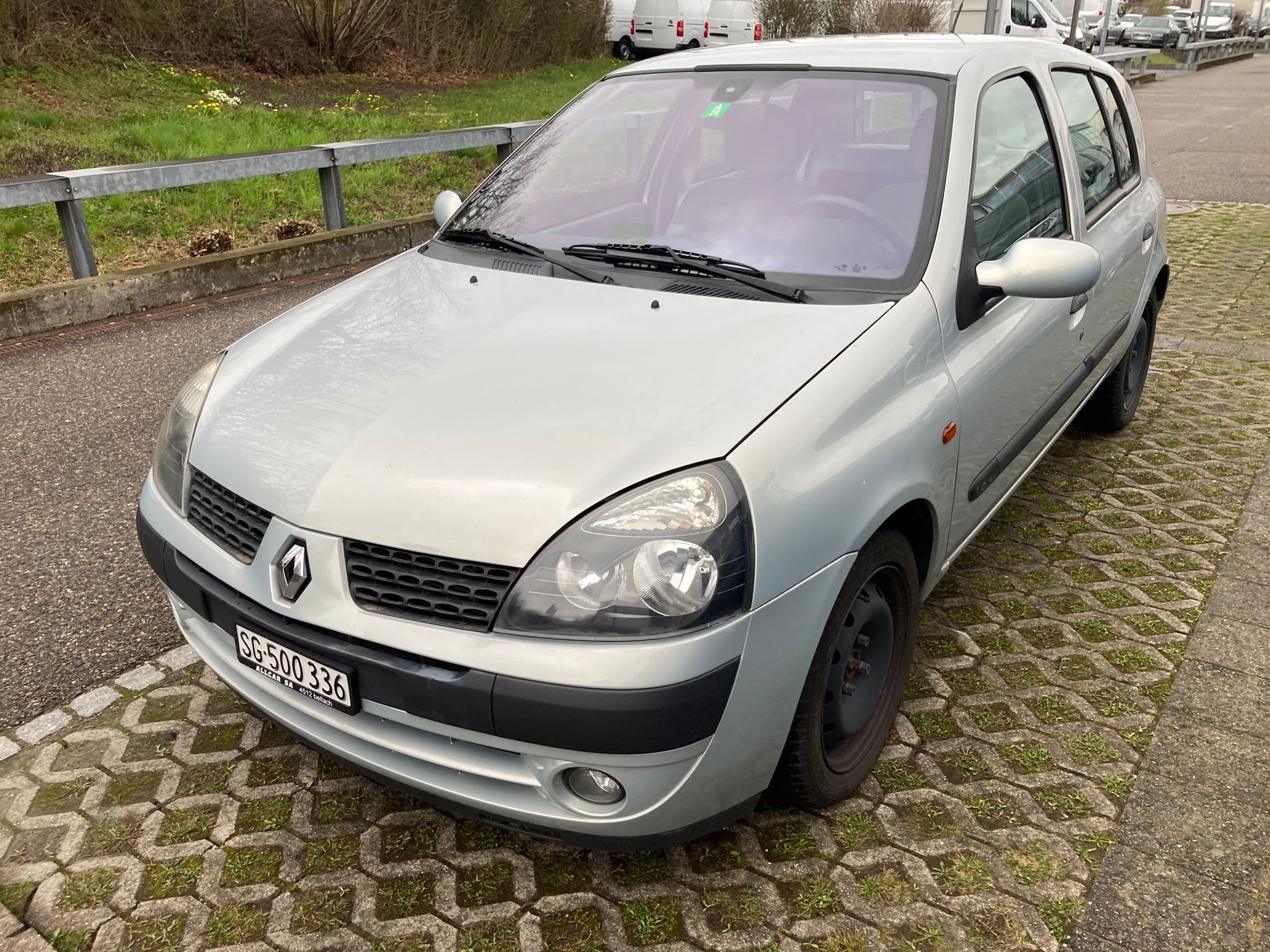 RENAULT Clio 1.6 16V Privilège