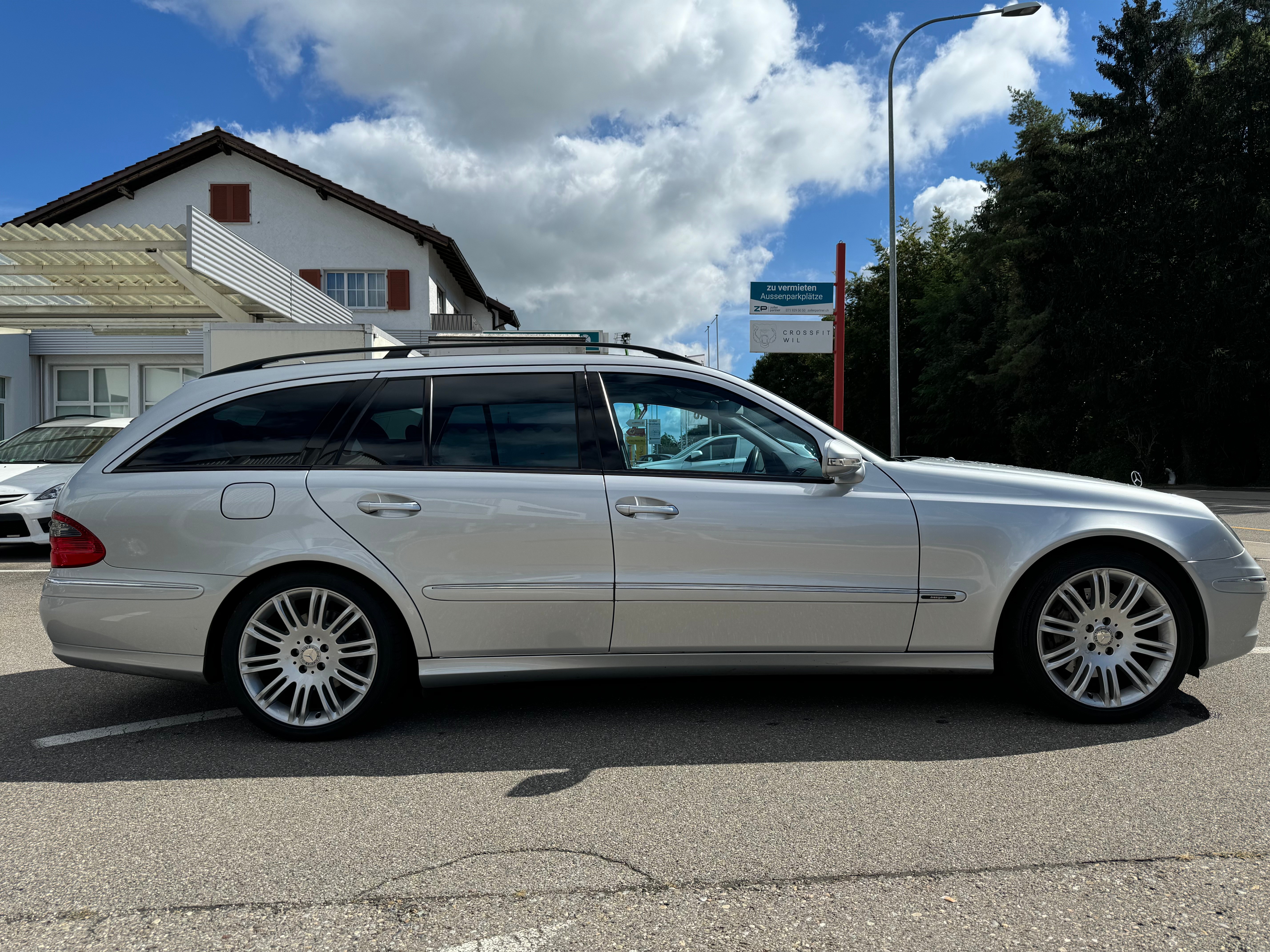 MERCEDES-BENZ E 200 Kompressor Avantgarde