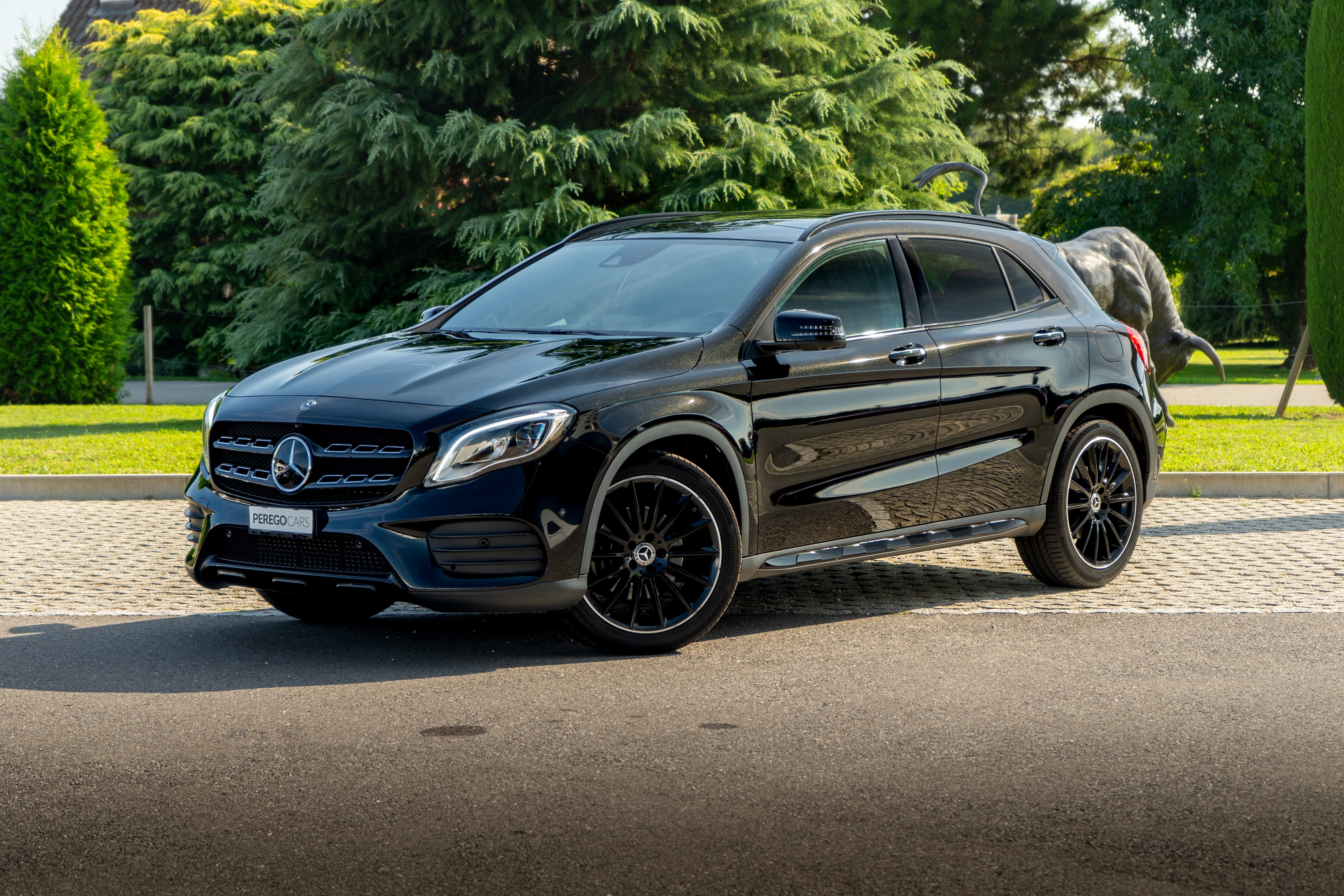 MERCEDES-BENZ GLA 250 AMG Line Swiss Star 4Matic 7G-DCT