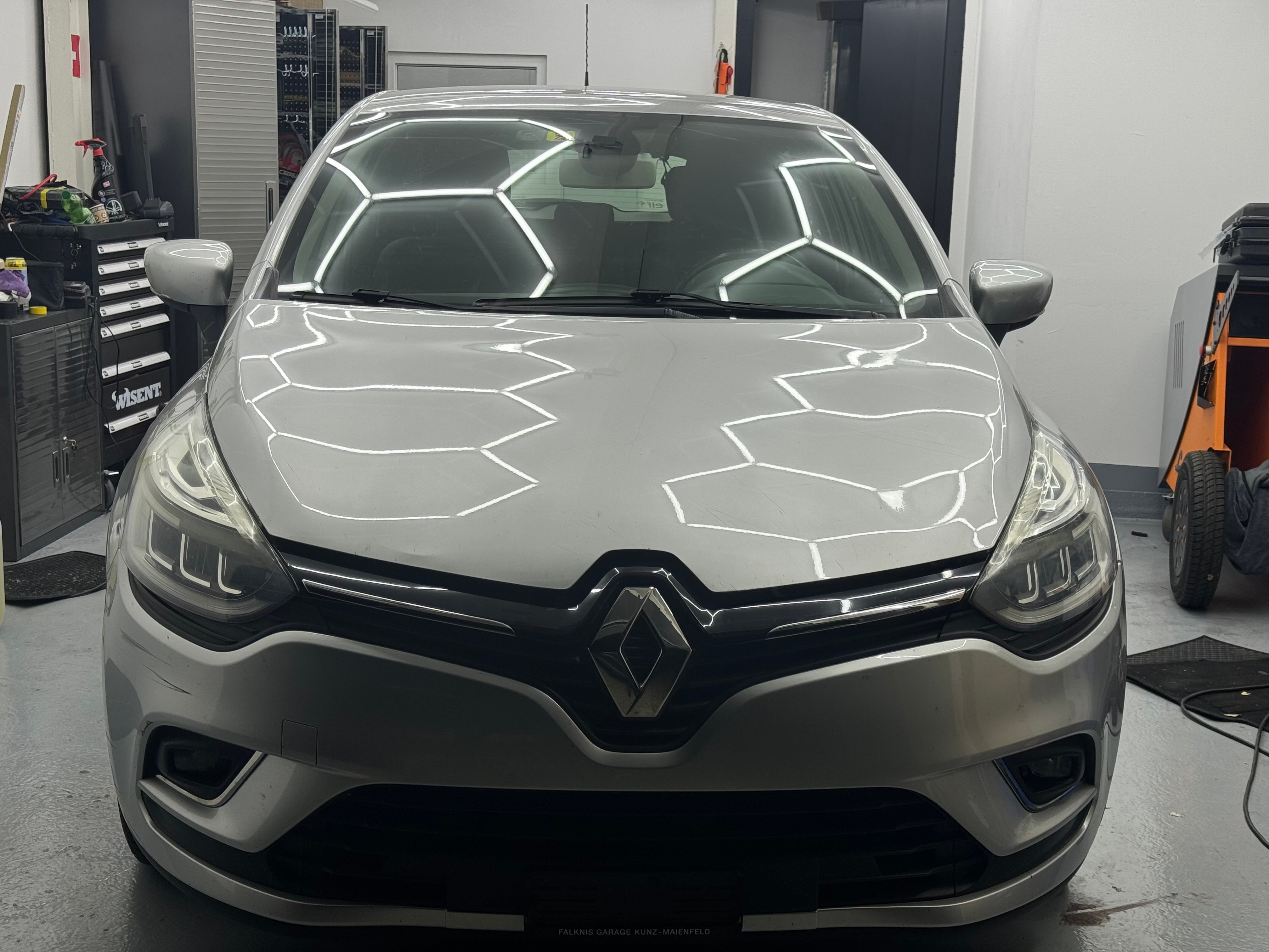 RENAULT Clio 1.2 16V T Swiss Edition