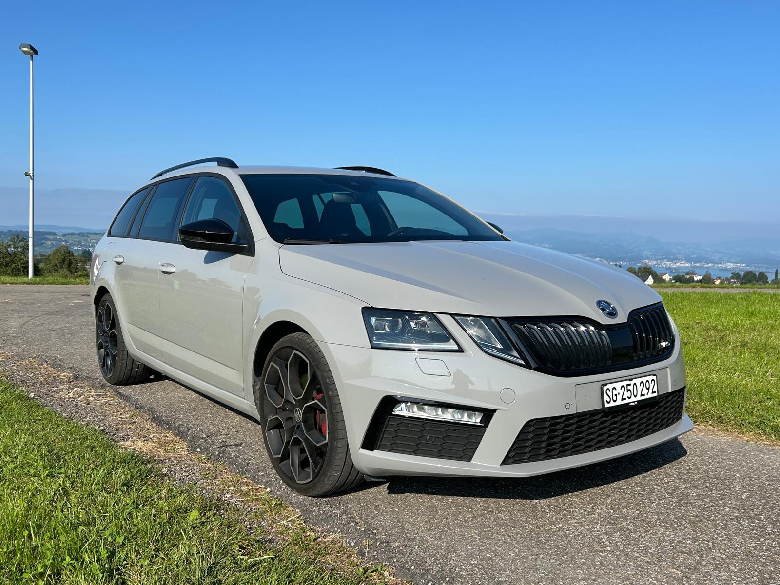 SKODA Octavia Combi 2.0 TDI RS Final Edition 4x4 DSG