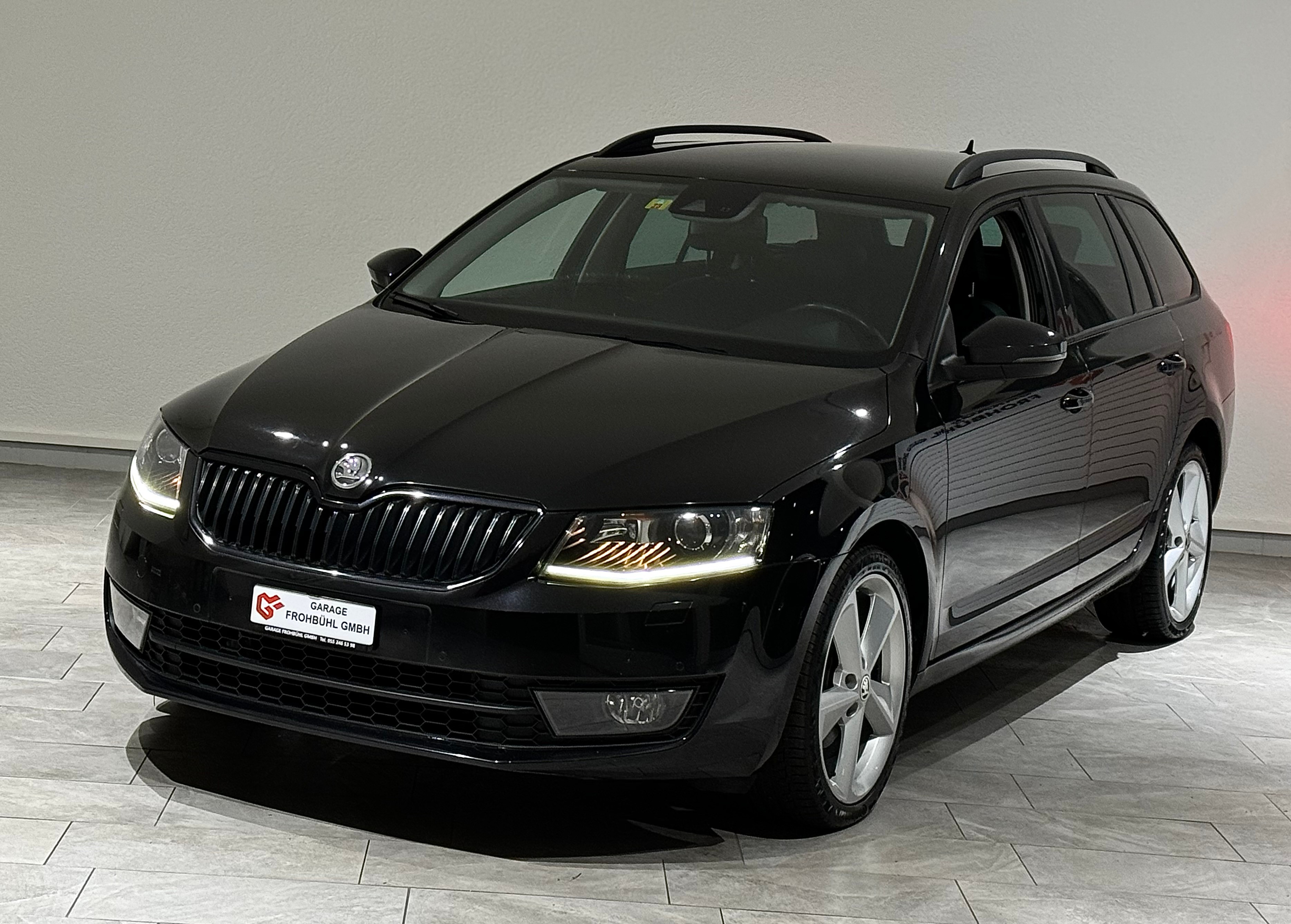 SKODA Octavia Combi 2.0 TDI Elegance DSG