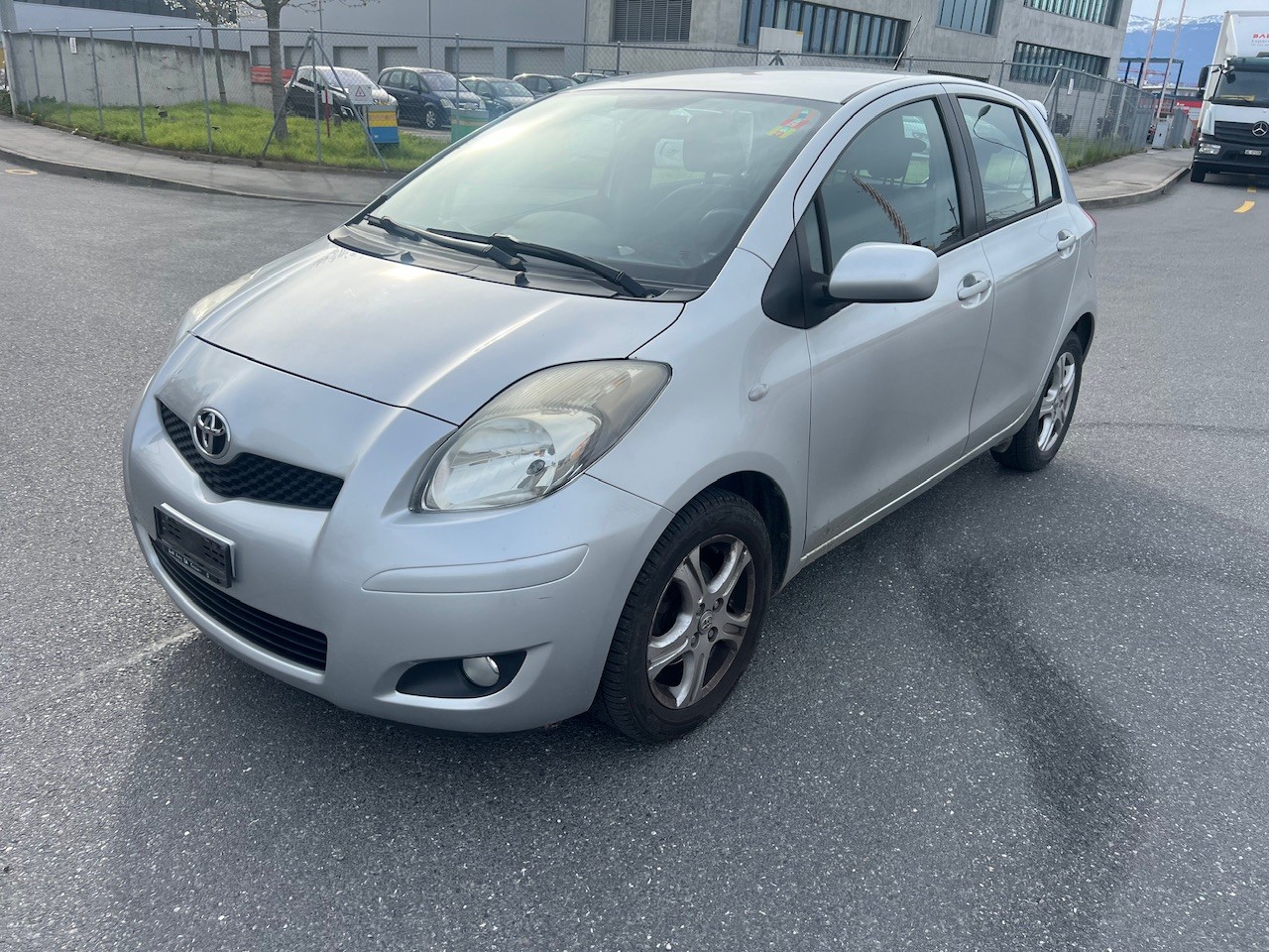 TOYOTA Yaris 1.33 Linea Sol Premium