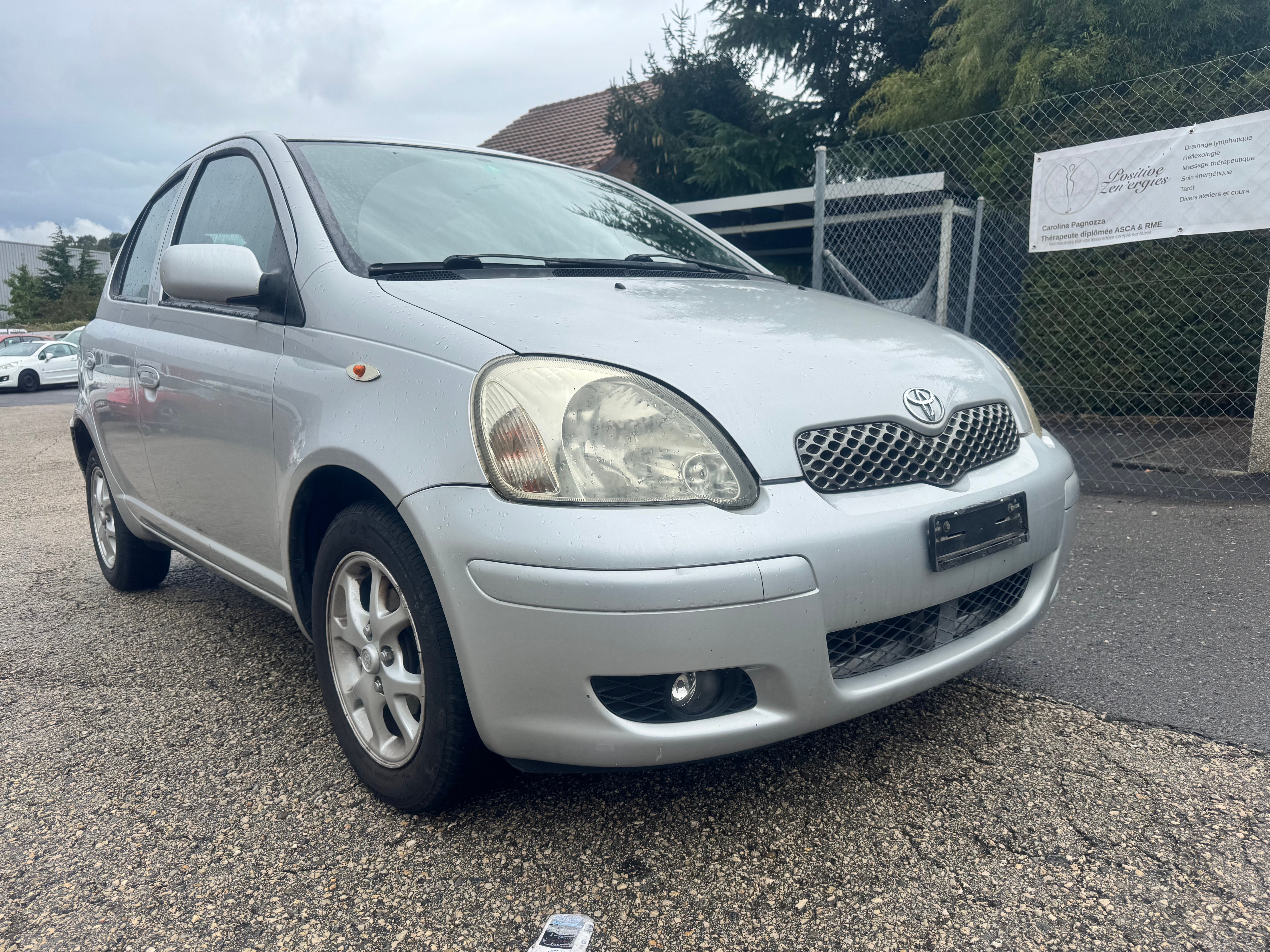 TOYOTA Yaris 1.3 linea Luna