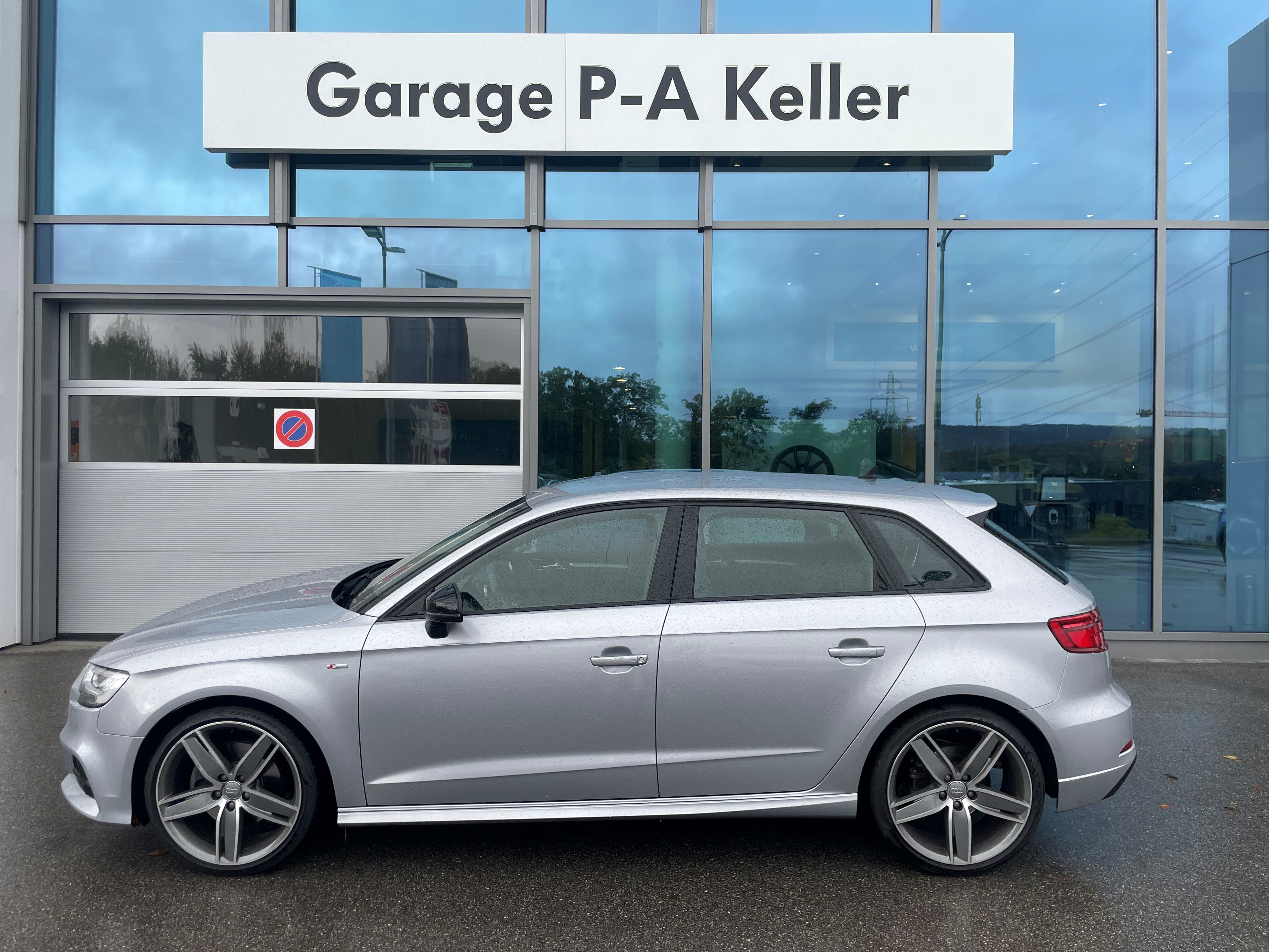 AUDI A3 Sportback 40 TFSI Sport Attraction quattro