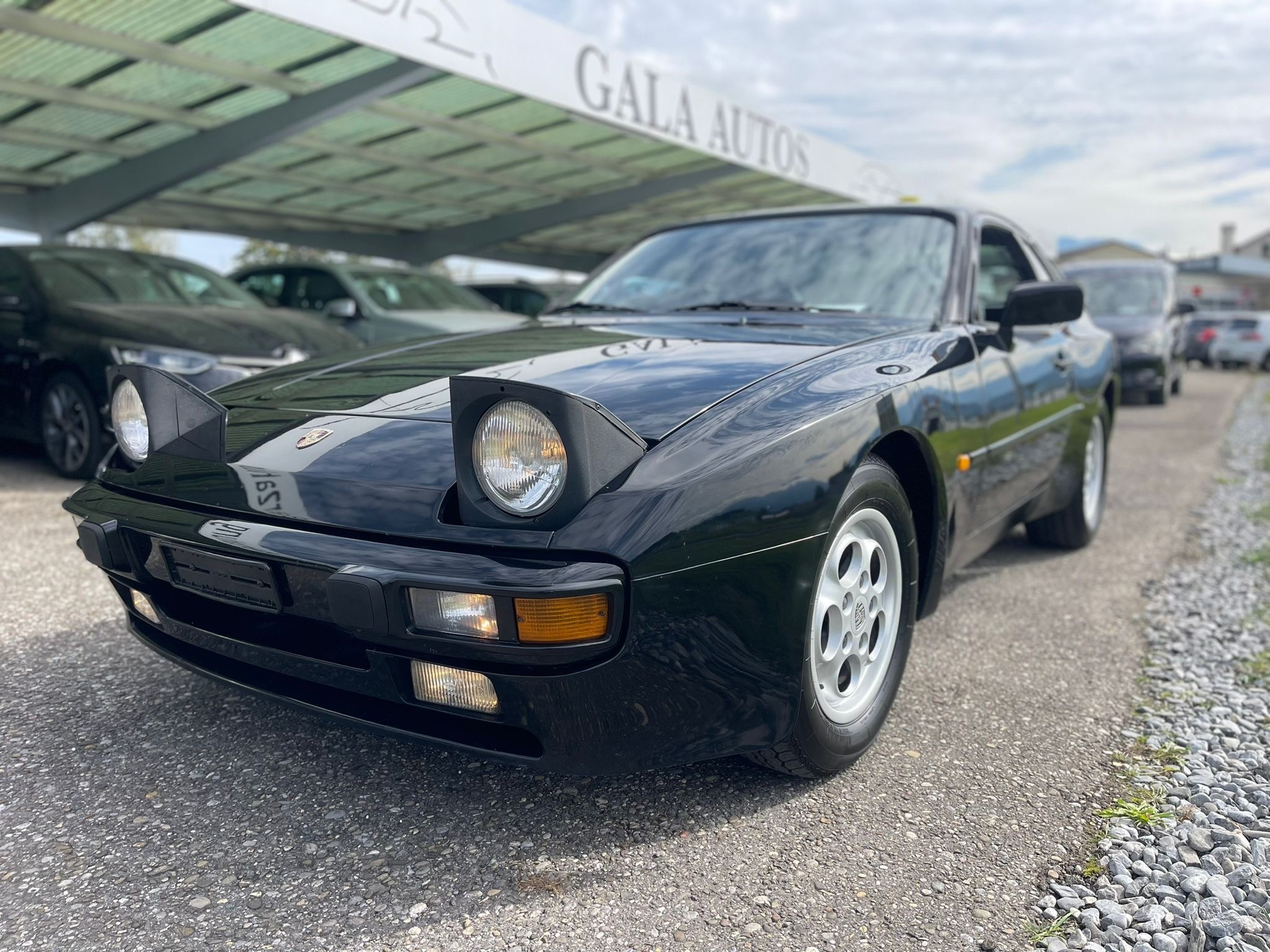 PORSCHE 944