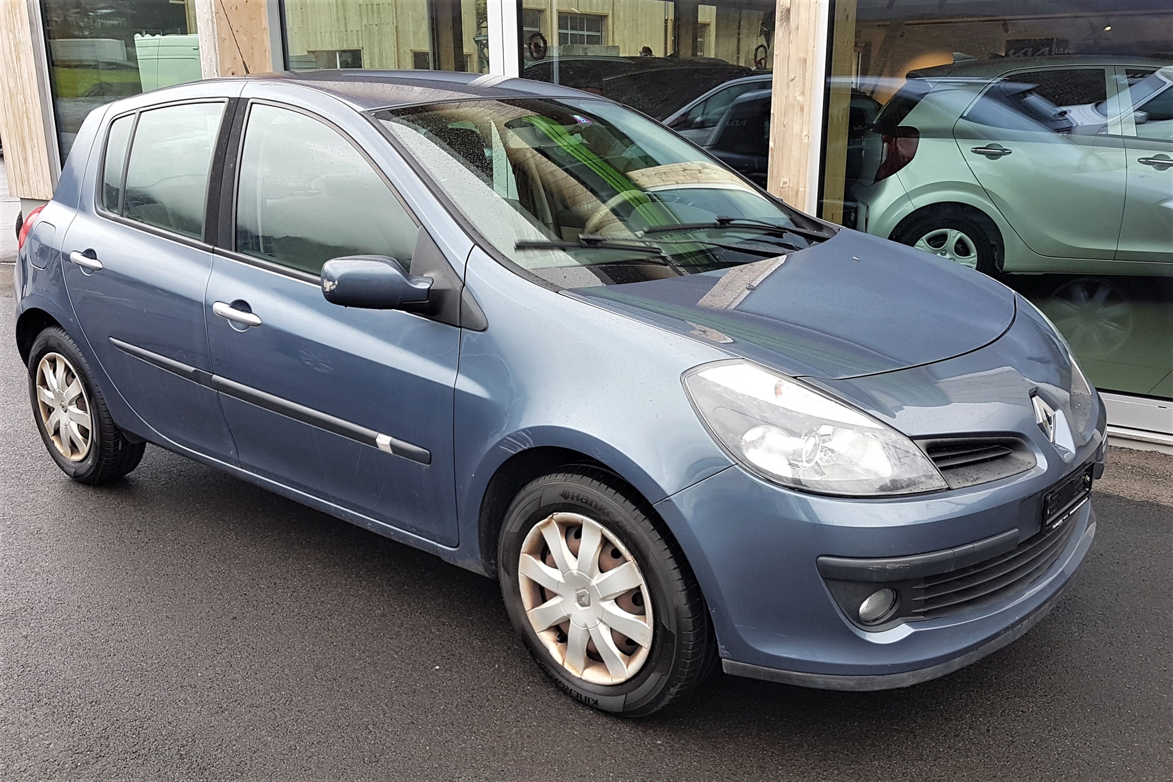 RENAULT Clio 1.6 16V Initiale