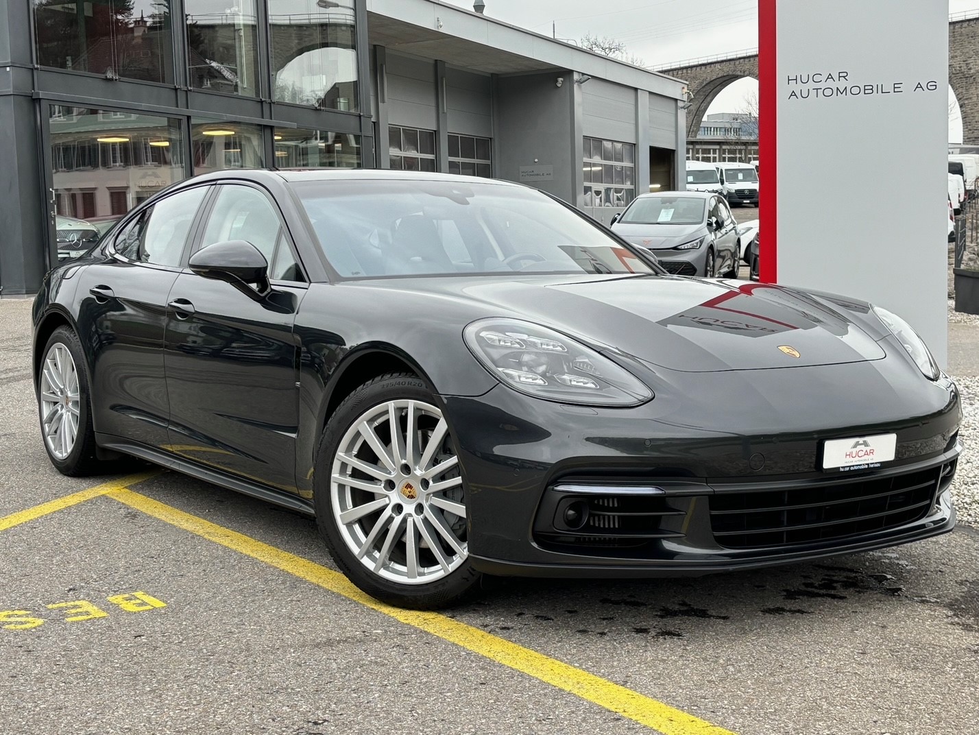 PORSCHE Panamera 4S