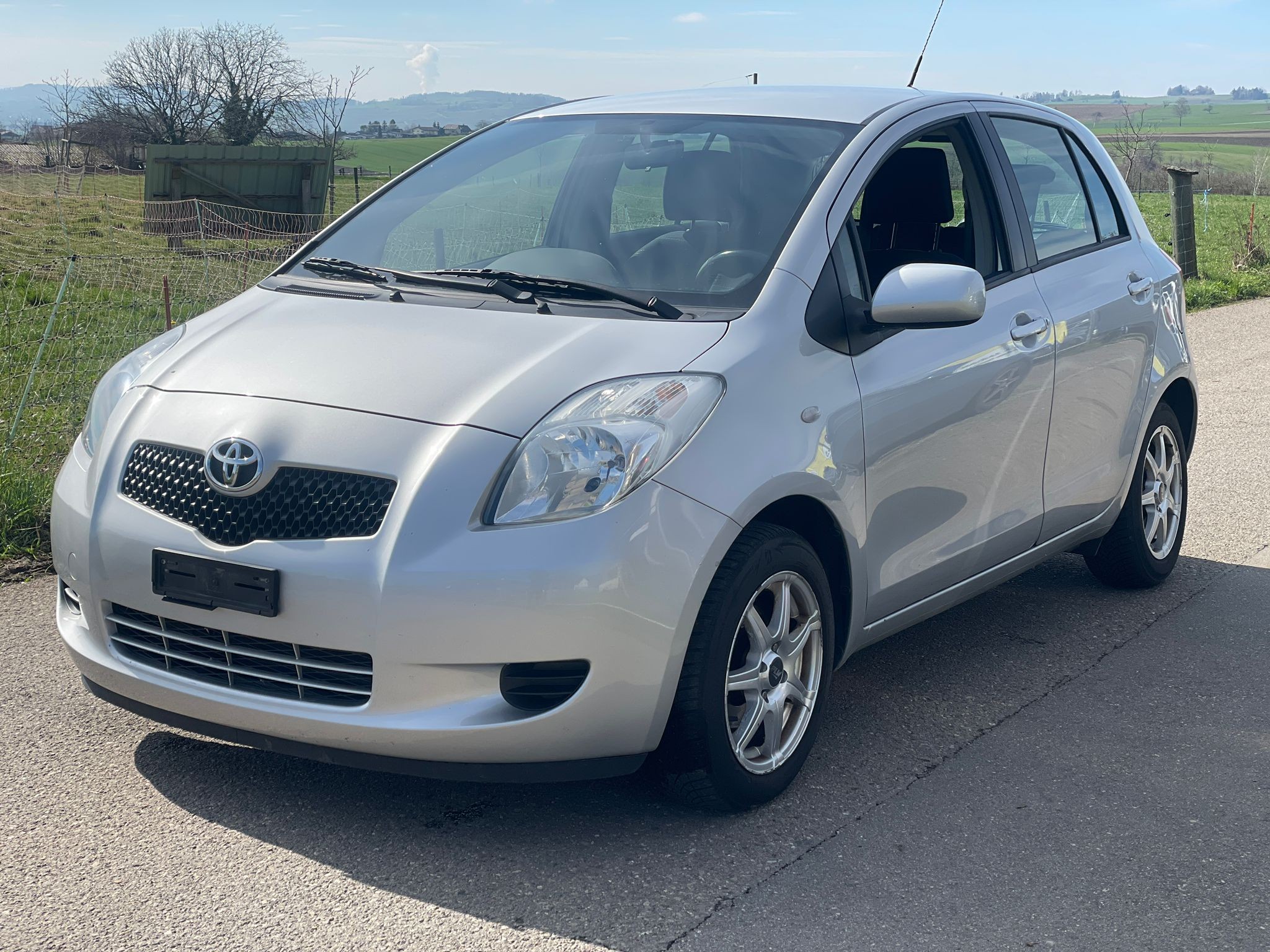 TOYOTA Yaris 1.3 Linea Luna