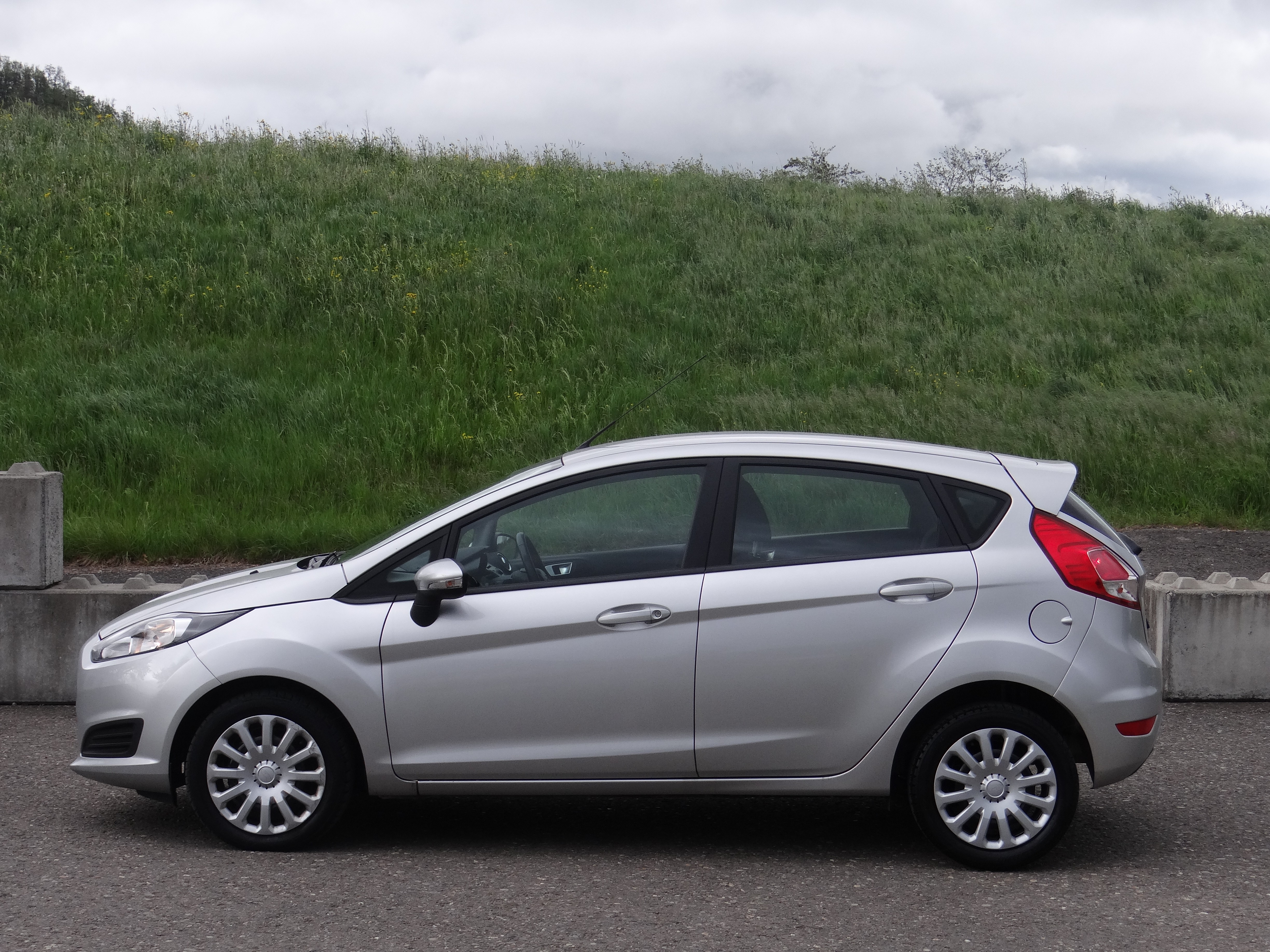 FORD Fiesta 1.6 Ti-VCT Trend PowerShift