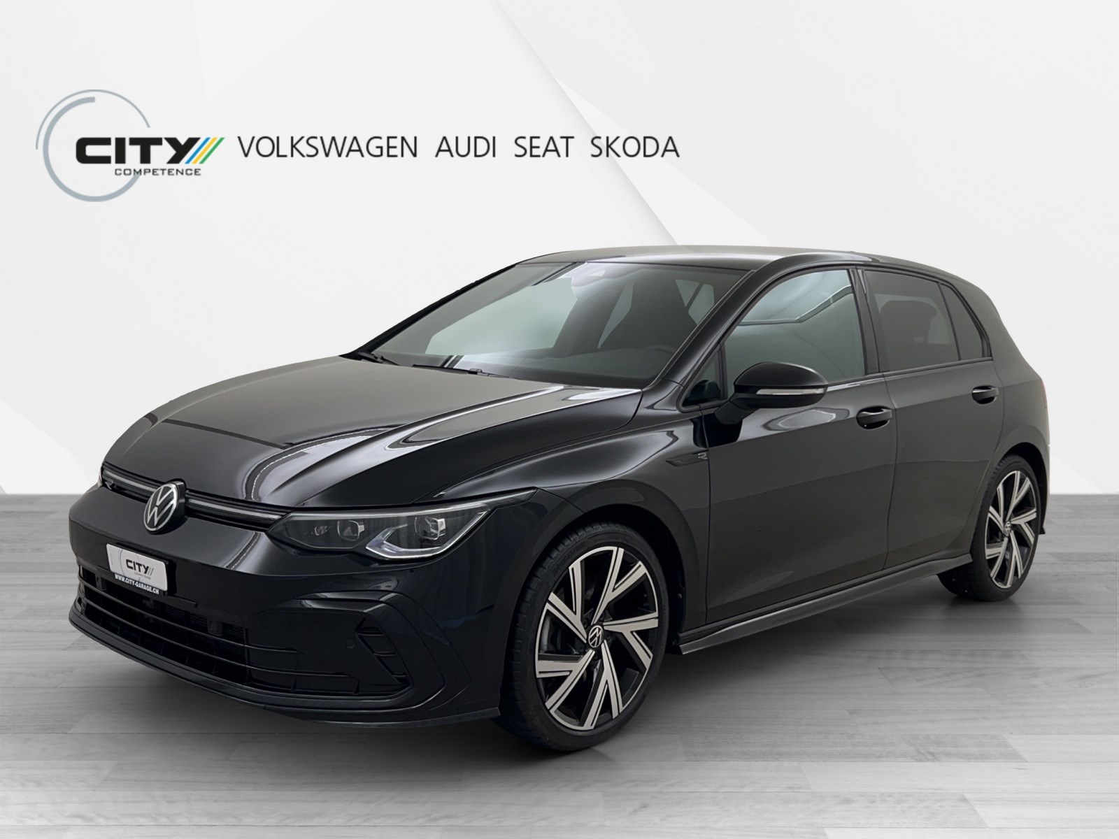 VW Golf 8 2.0 TSI R-Line DSG 4motion