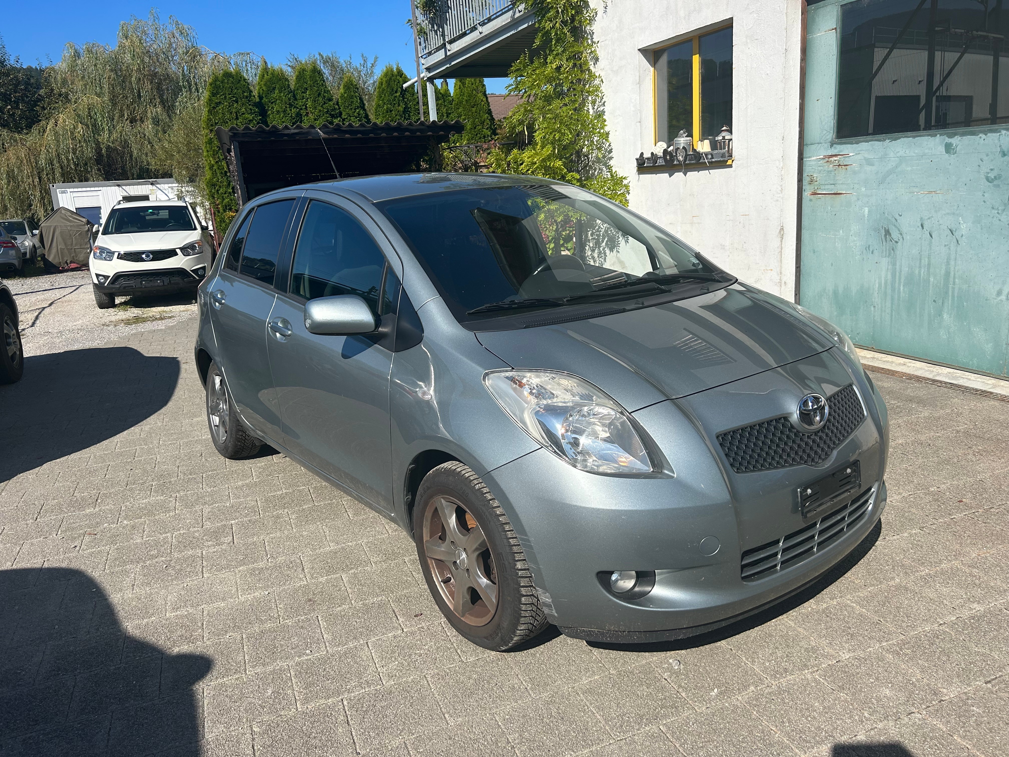 TOYOTA Yaris 1.3 Linea Sol