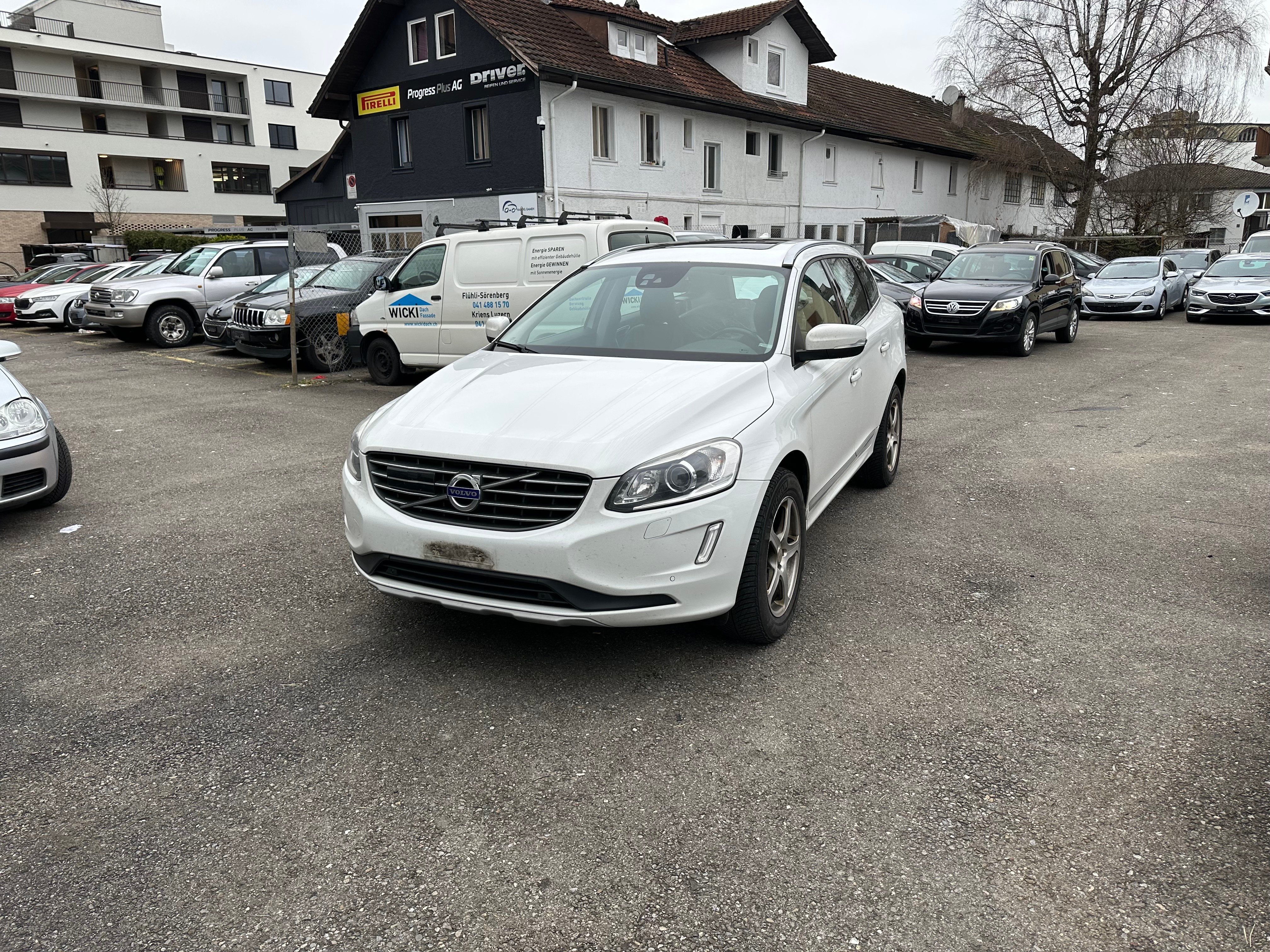 VOLVO XC60 D4 AWD Kinetic R-Design Geartronic