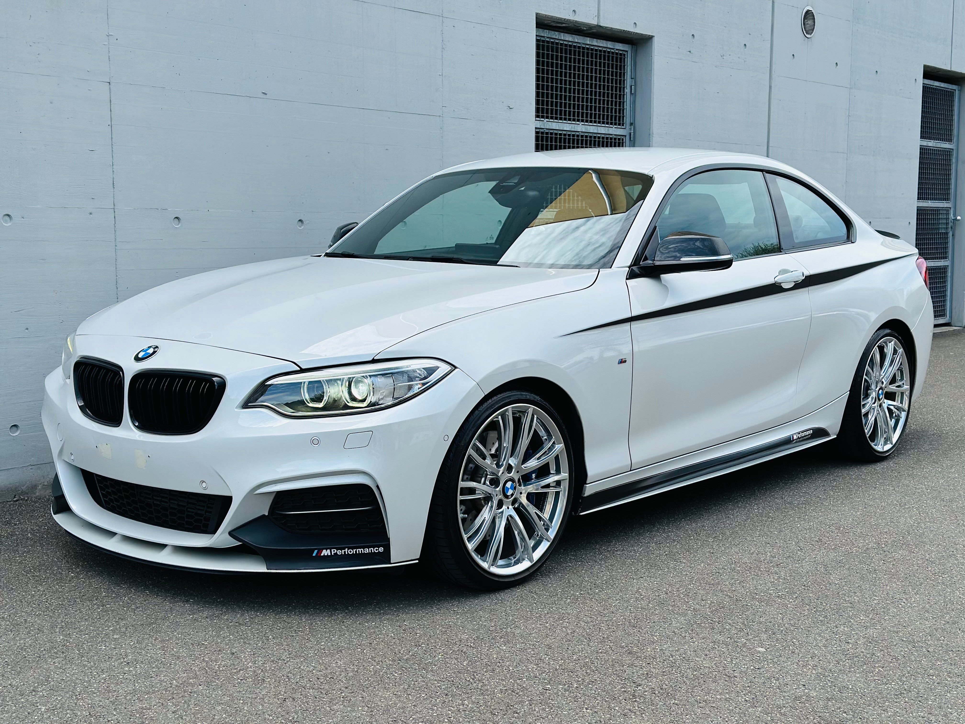 BMW M235i xDrive M Performance